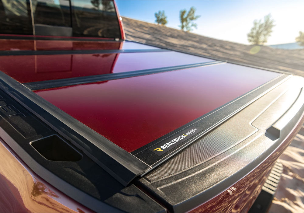 Tonneau Cover Fusion 2017-2018 Ford F-150 5 Foot 7 Inch Bed White Gold UnderCover