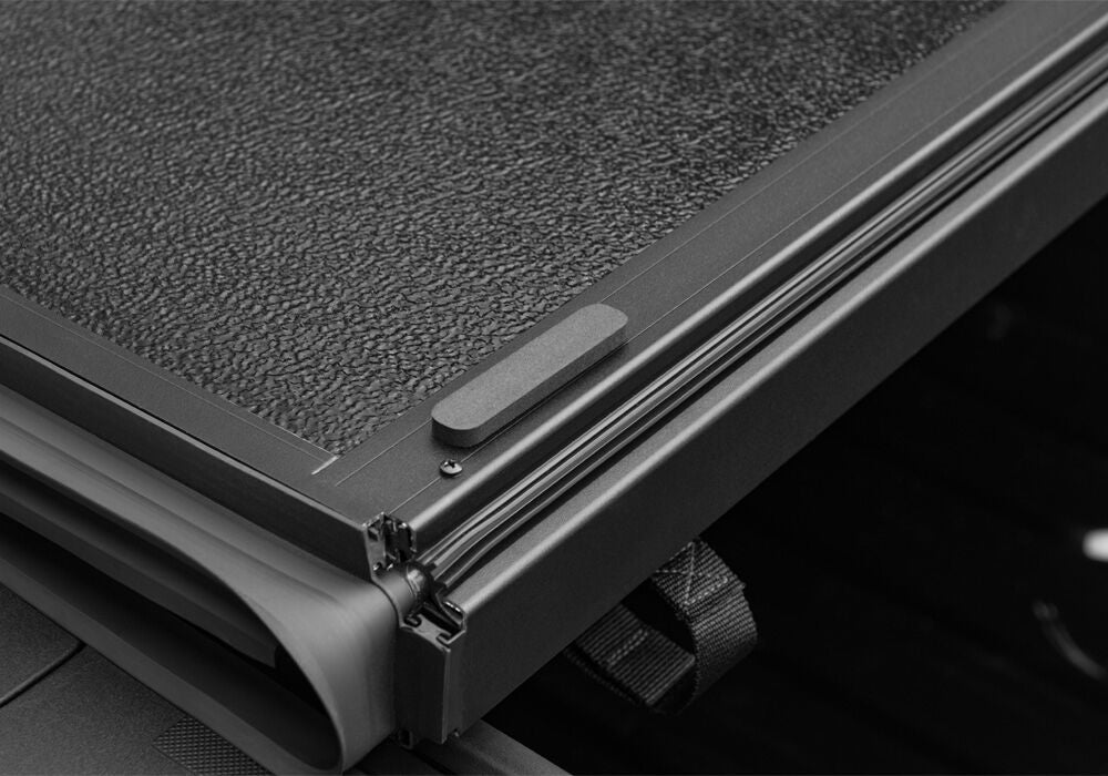 Tonneau Cover Armor Flex 2017-2026 Ford F-250/350 6 Foot 10 Inch Bed Std/Ext/Crew Black Textured UnderCover