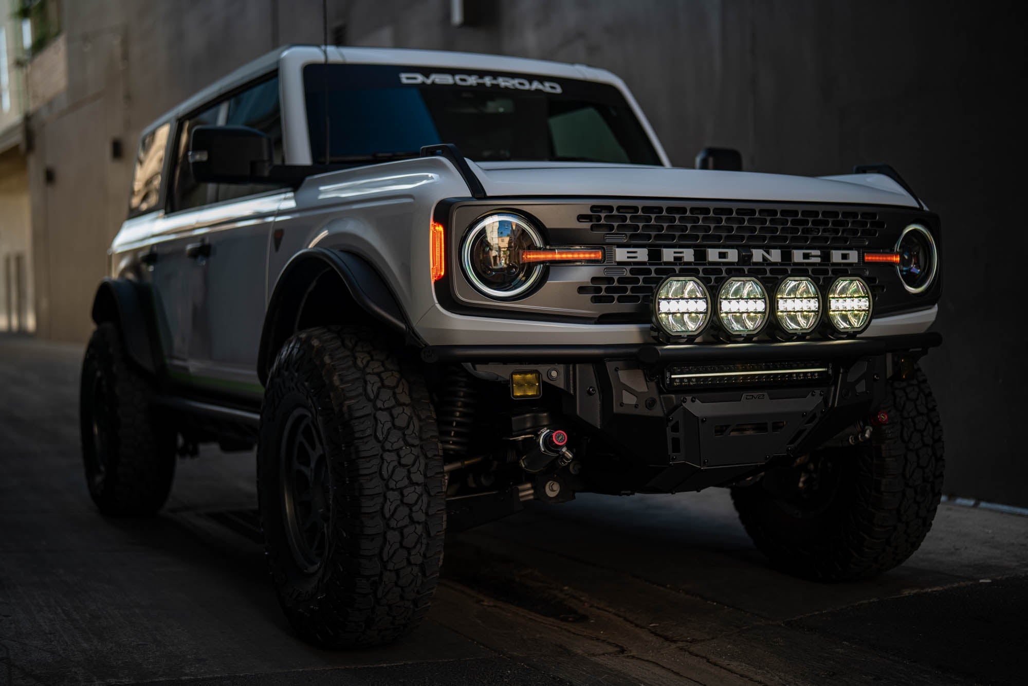 20 Inch Halo Elite Dual Row Light Bar w/ Accent Light DV8 Offroad
