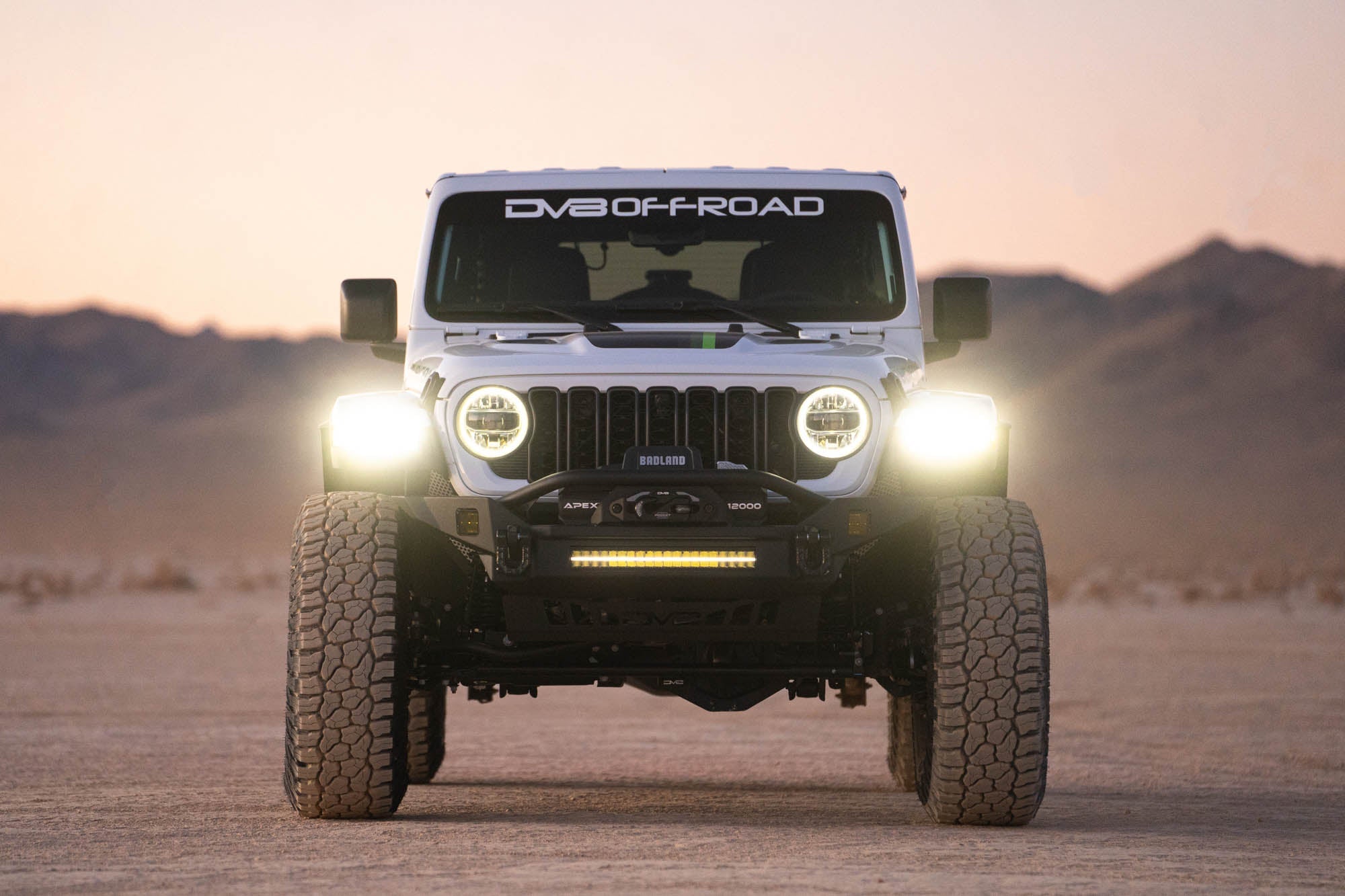 20 Inch Halo Elite Dual Row Light Bar w/ Accent Light DV8 Offroad