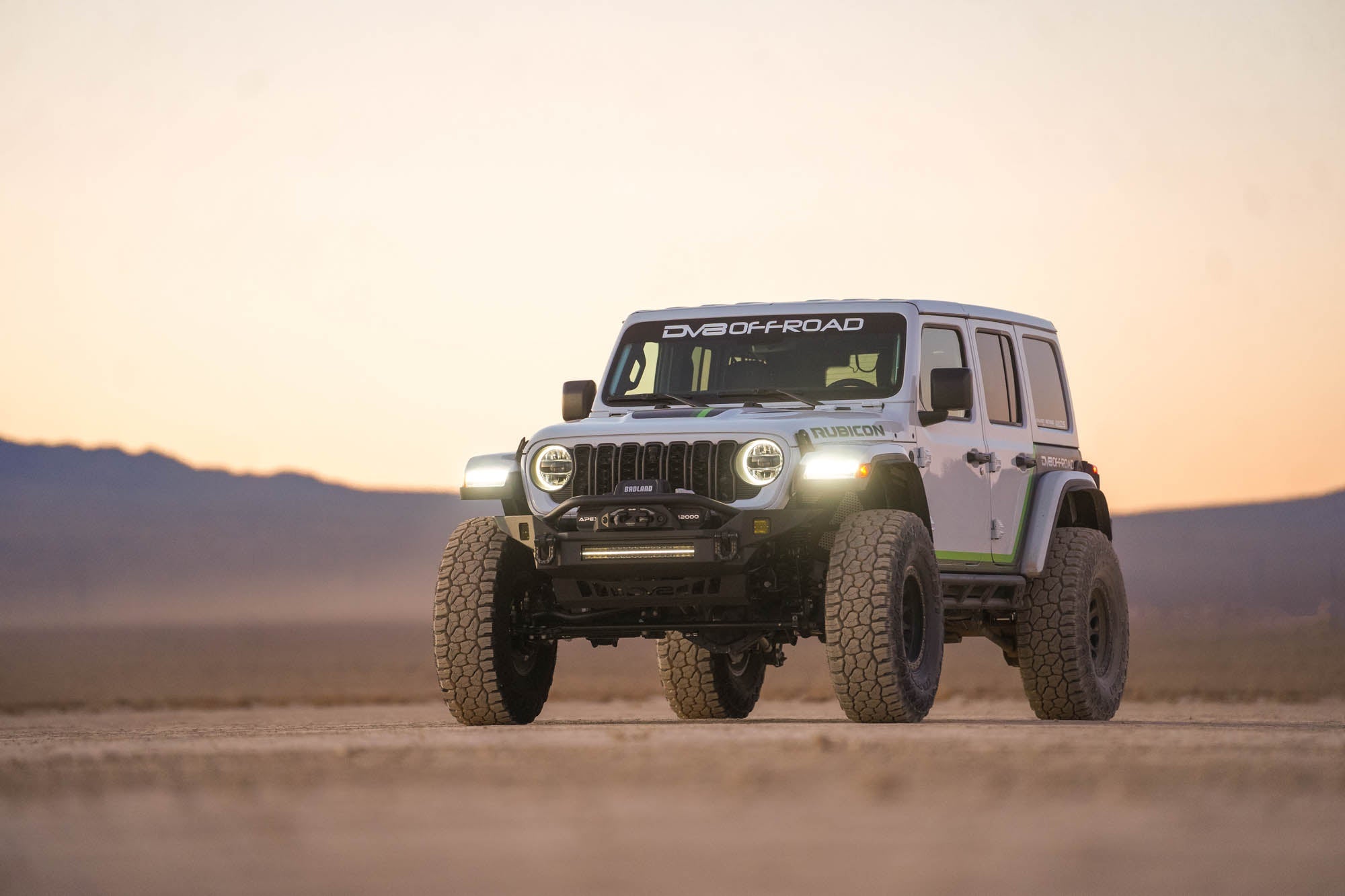 20 Inch Halo Elite Dual Row Light Bar w/ Accent Light DV8 Offroad
