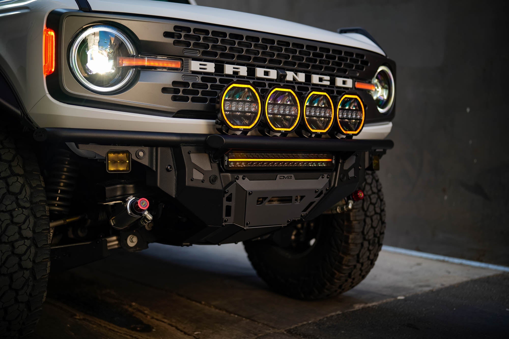 20 Inch Halo Elite Dual Row Light Bar w/ Accent Light DV8 Offroad