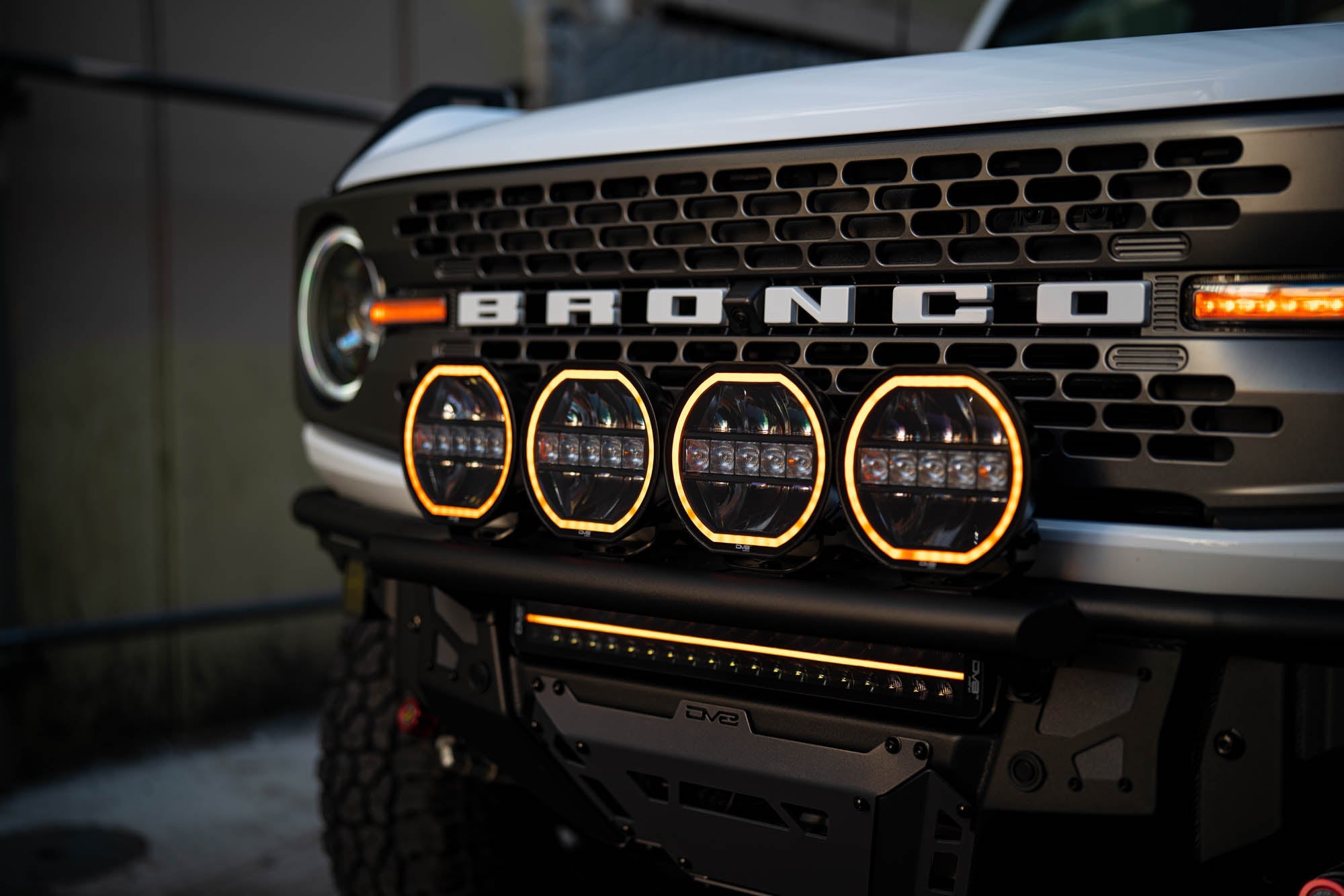 20 Inch Halo Elite Dual Row Light Bar w/ Accent Light DV8 Offroad