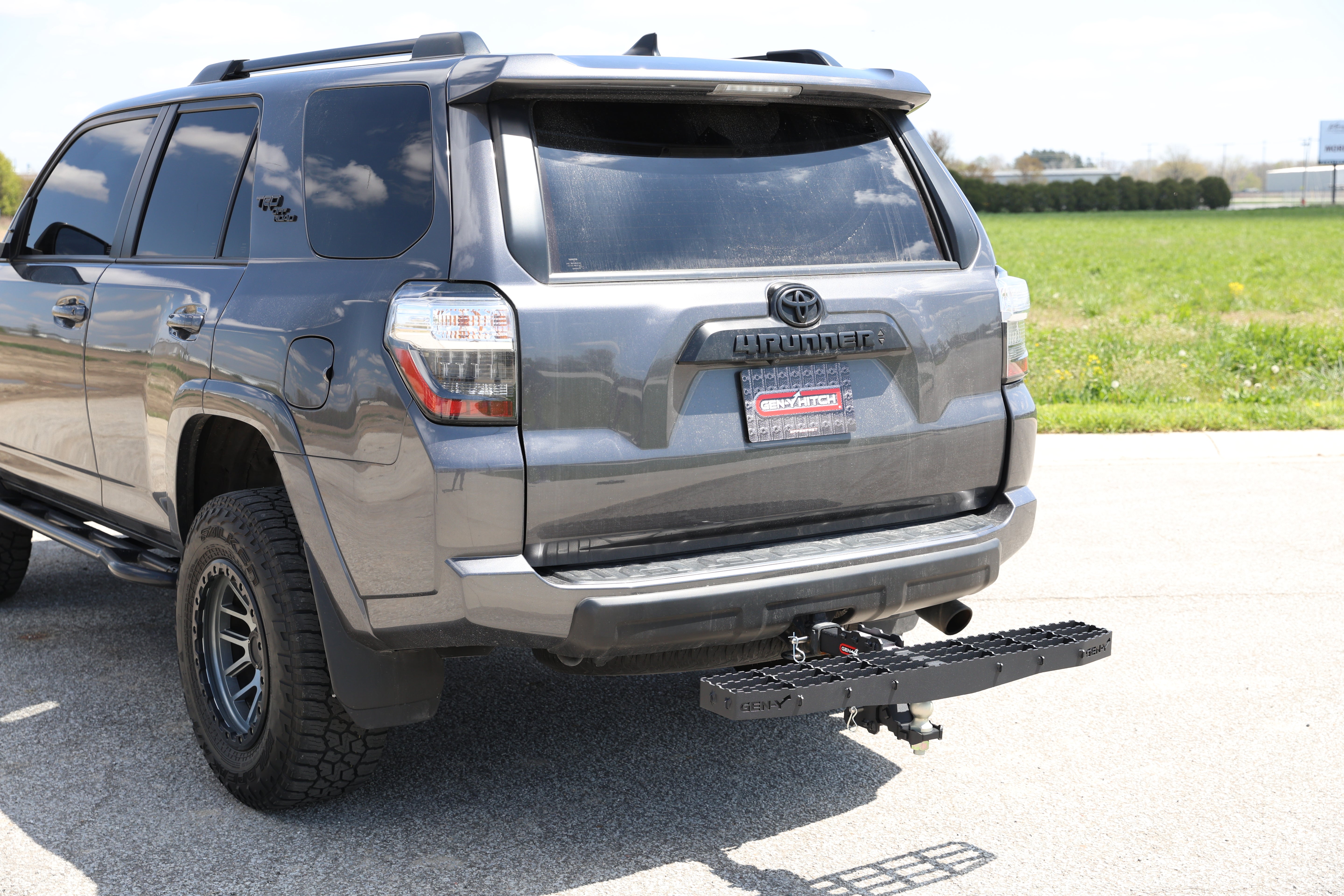 GEN-Y Hitch 2" Shank Heavy-Duty 600lb Serrated Hitch Step (42" Wide Van Step)