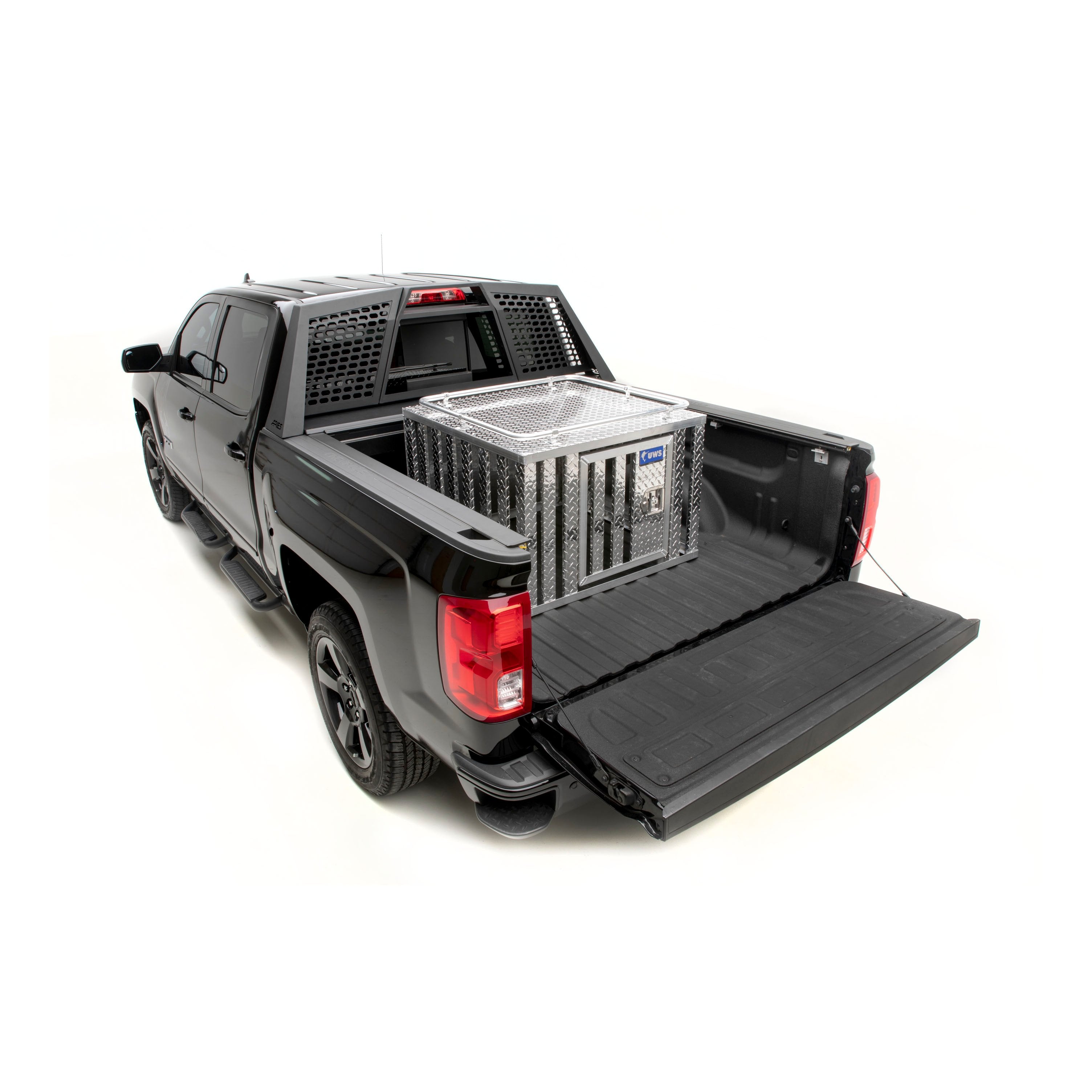 UWS DB-3636 Bright Aluminum 36" x 36" Single-Door Dog Box