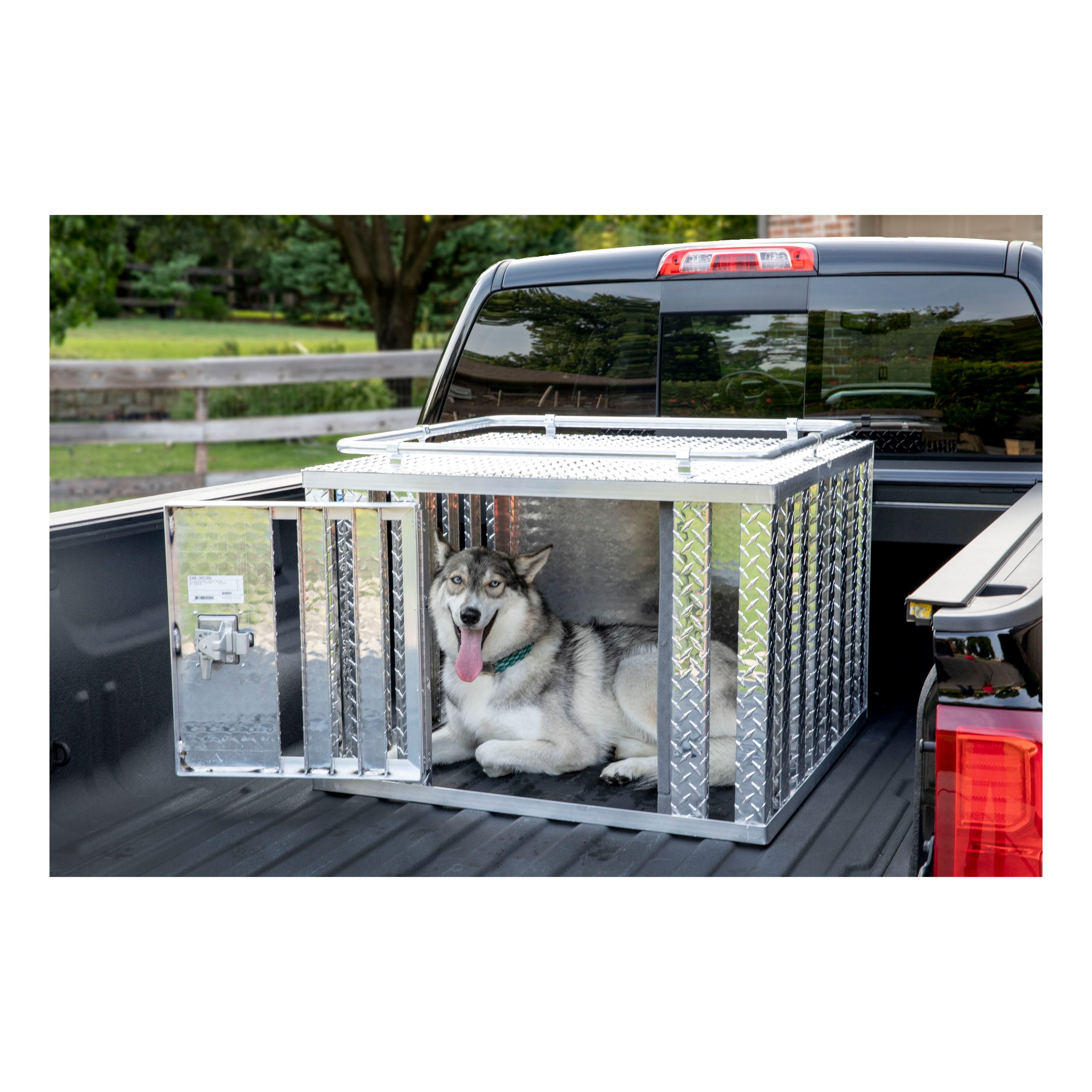 UWS DB-3636 Bright Aluminum 36" x 36" Single-Door Dog Box