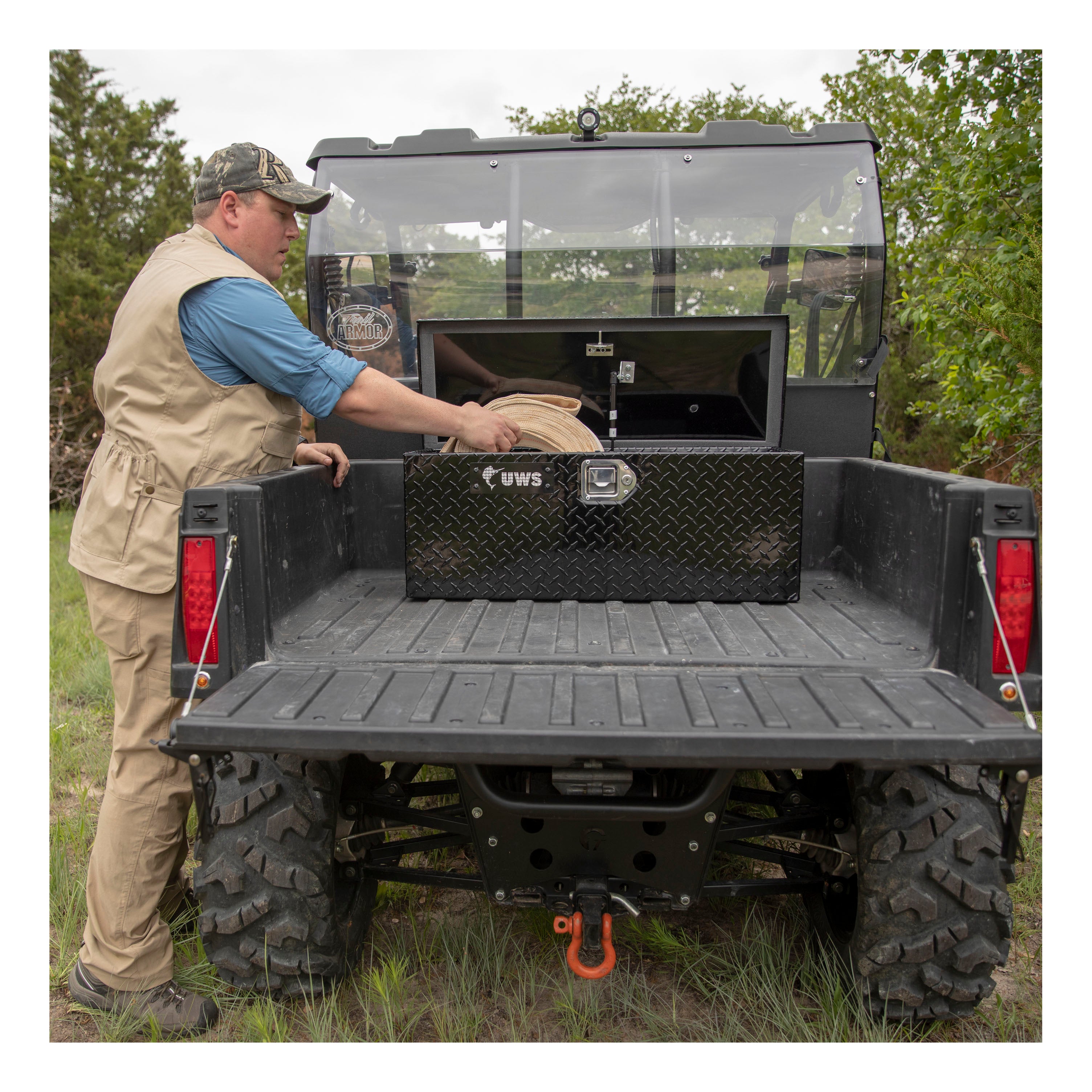 UWS EC20012 32-Inch Gloss Black Heavy-Wall Aluminum ATV Storage Box, RigidCore Lid