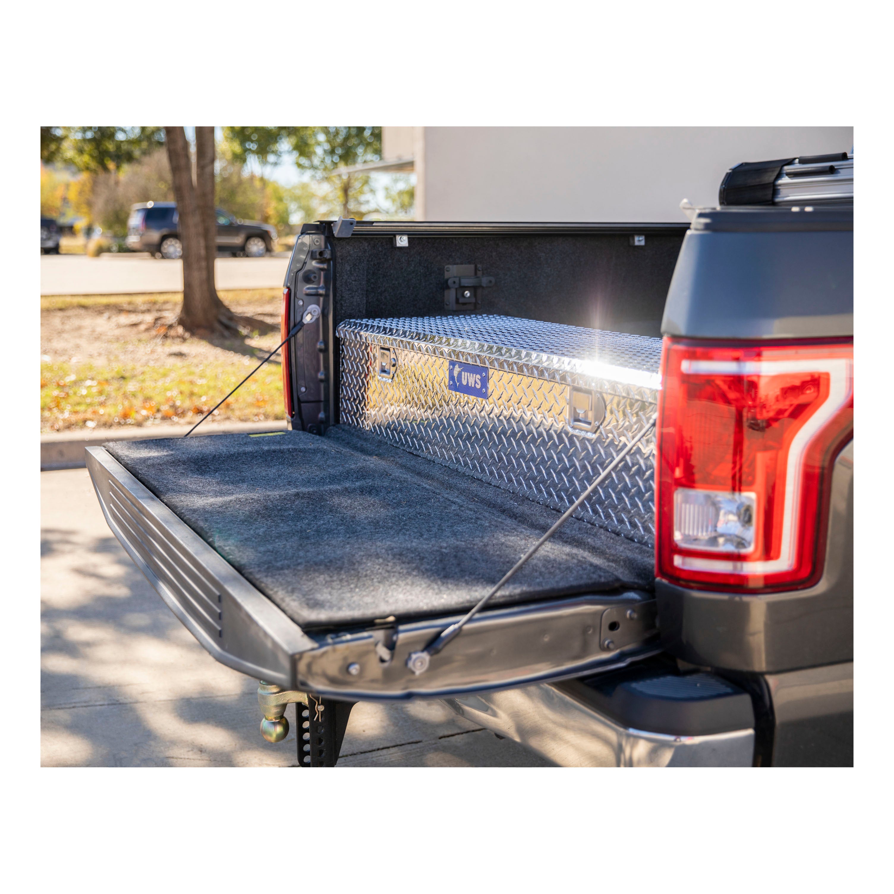 UWS EC20081 58-Inch Heavy-Wall Aluminum 5th Wheel Truck Bed Tool Box, RigidCore Lid
