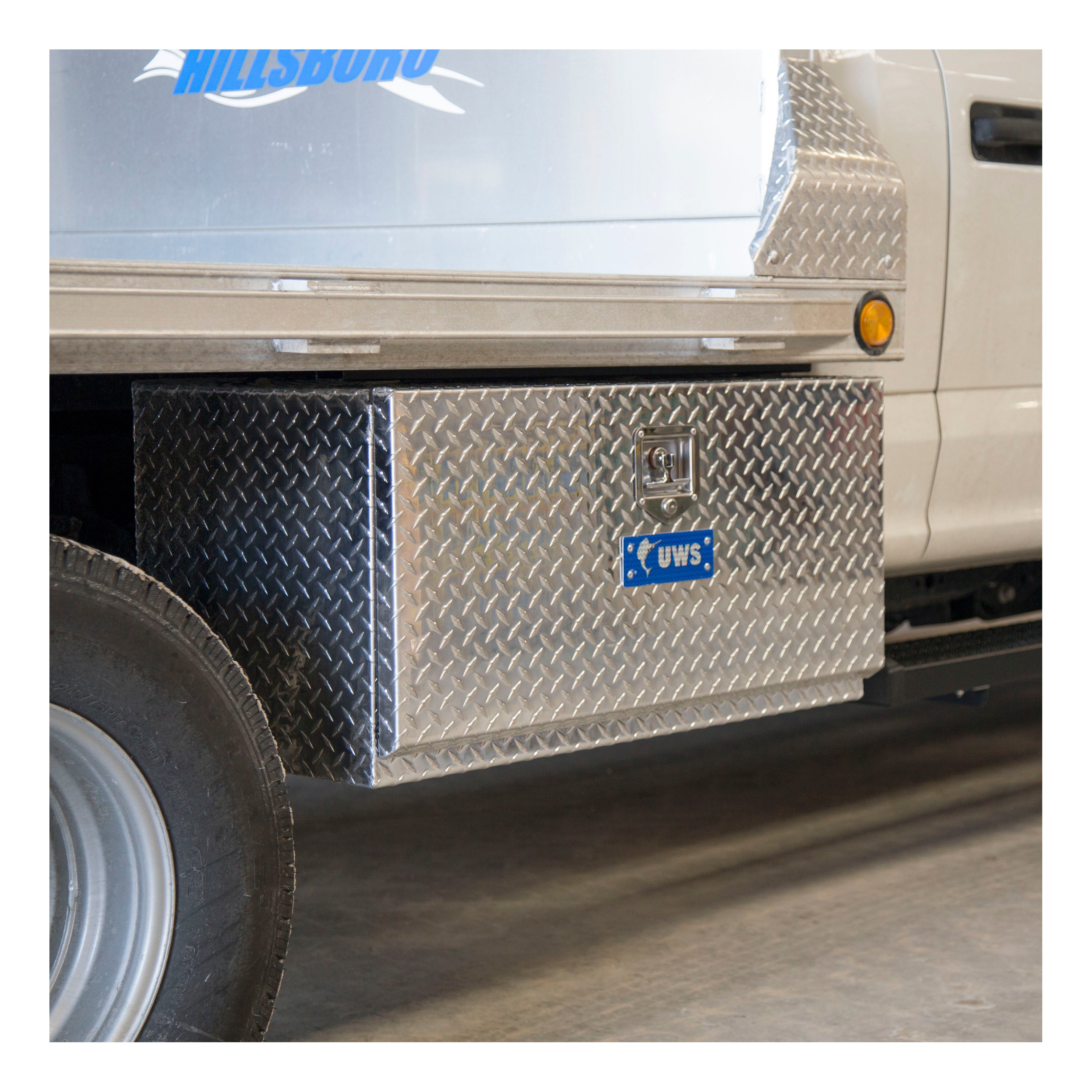 UWS EC40081 36-Inch Heavy-Wall Aluminum Single-Door Flatbed Underbody Tool Box