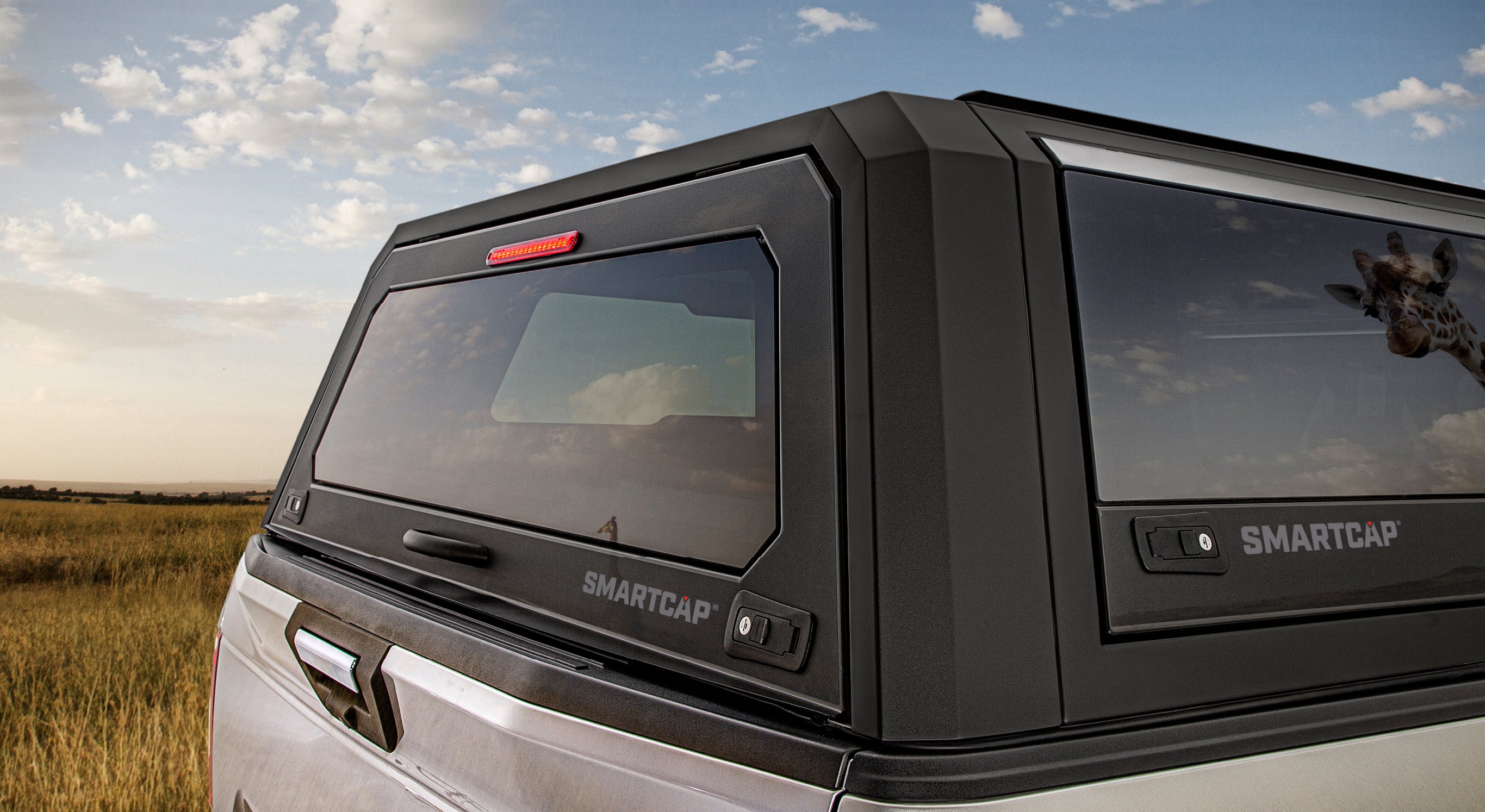 Tacoma Truck Bed Cap SmartCapEVOh Hatchback Matte Black For 24-26 Toyota Tacoma 6 Foot Standard Bed RSI SmartCap