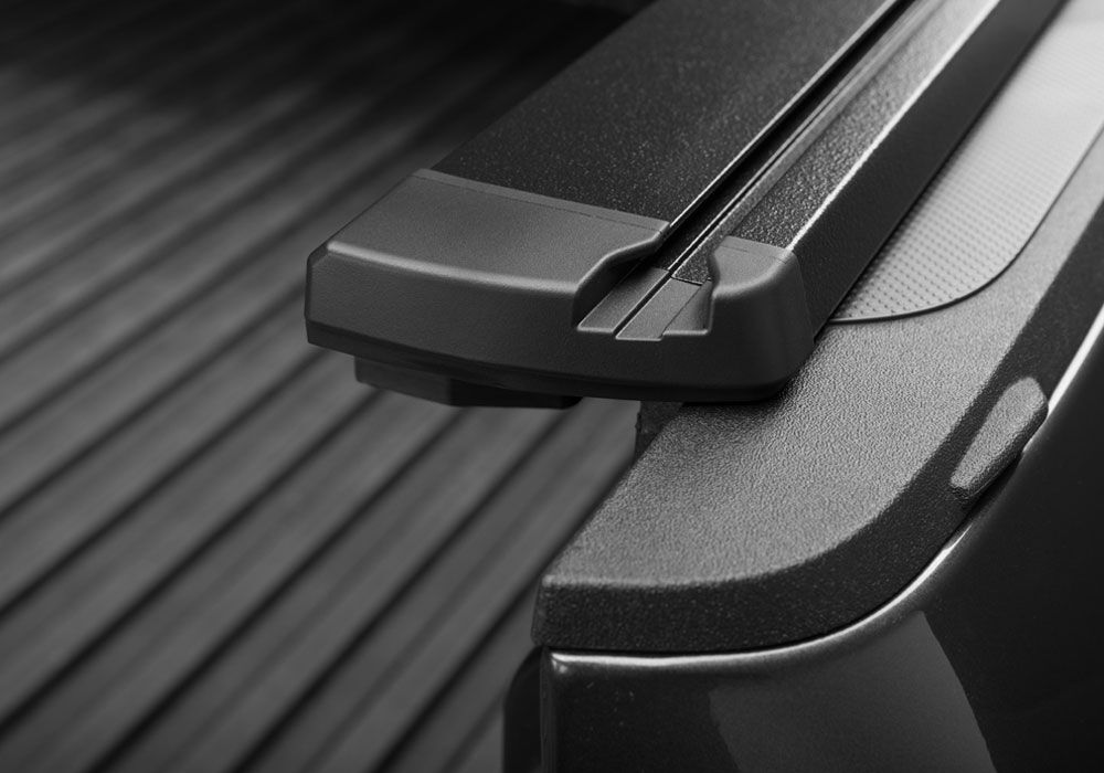 EQ Retractable Tonneau Cover 2022-2023 Nissan Frontier Crew Cab 5' Bed with or without Utili-Track System without Stake Pockets