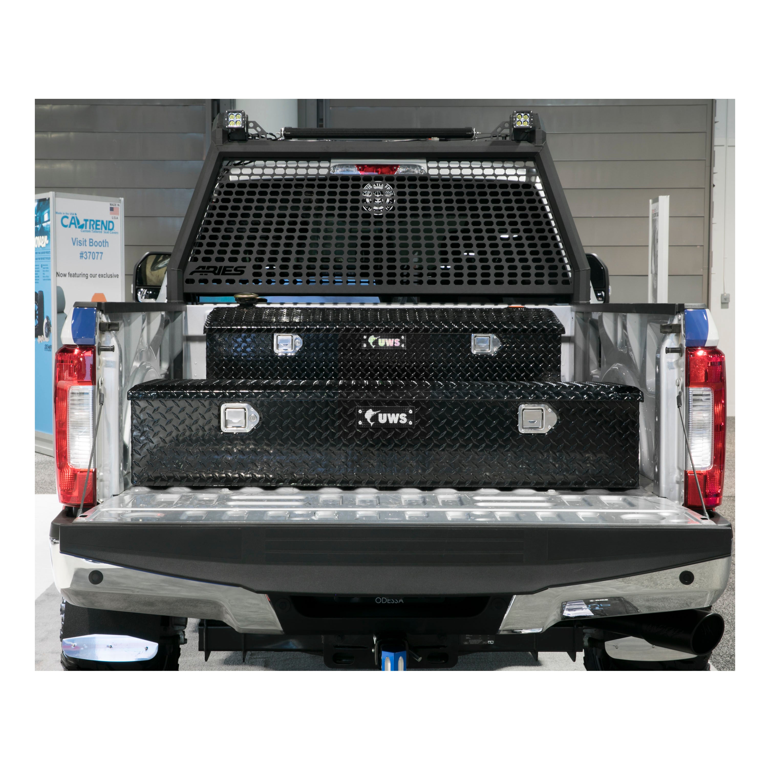 UWS FWB-58-BLK Gloss Black Aluminum 58" 5th Wheel Truck Tool Box (LTL Shipping Only)