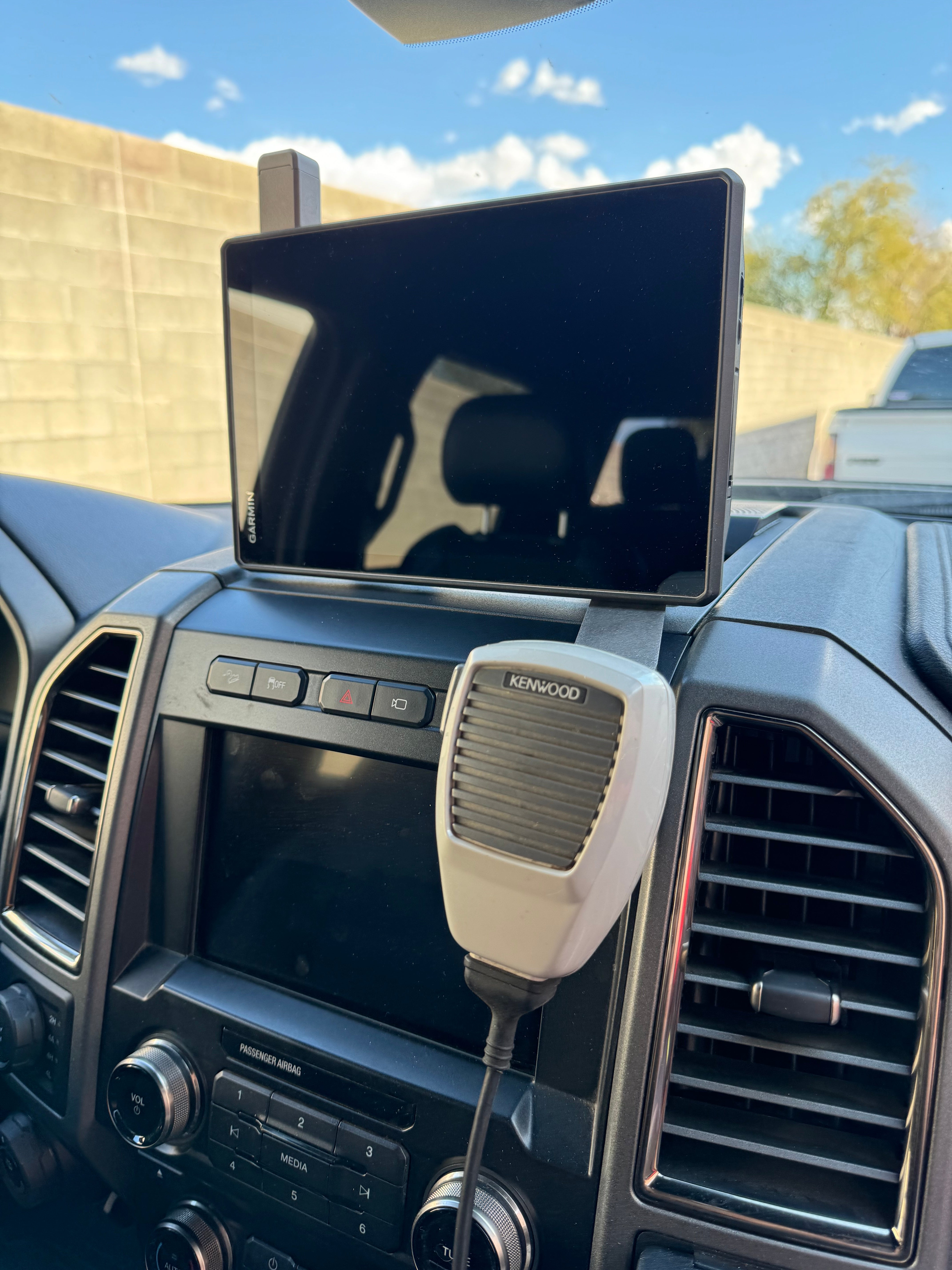 Foutz Motorsports Center Dash Fold Down GPS Mount (Garmin TREAD XL) 2017-2020 Ford F-150 Raptor
