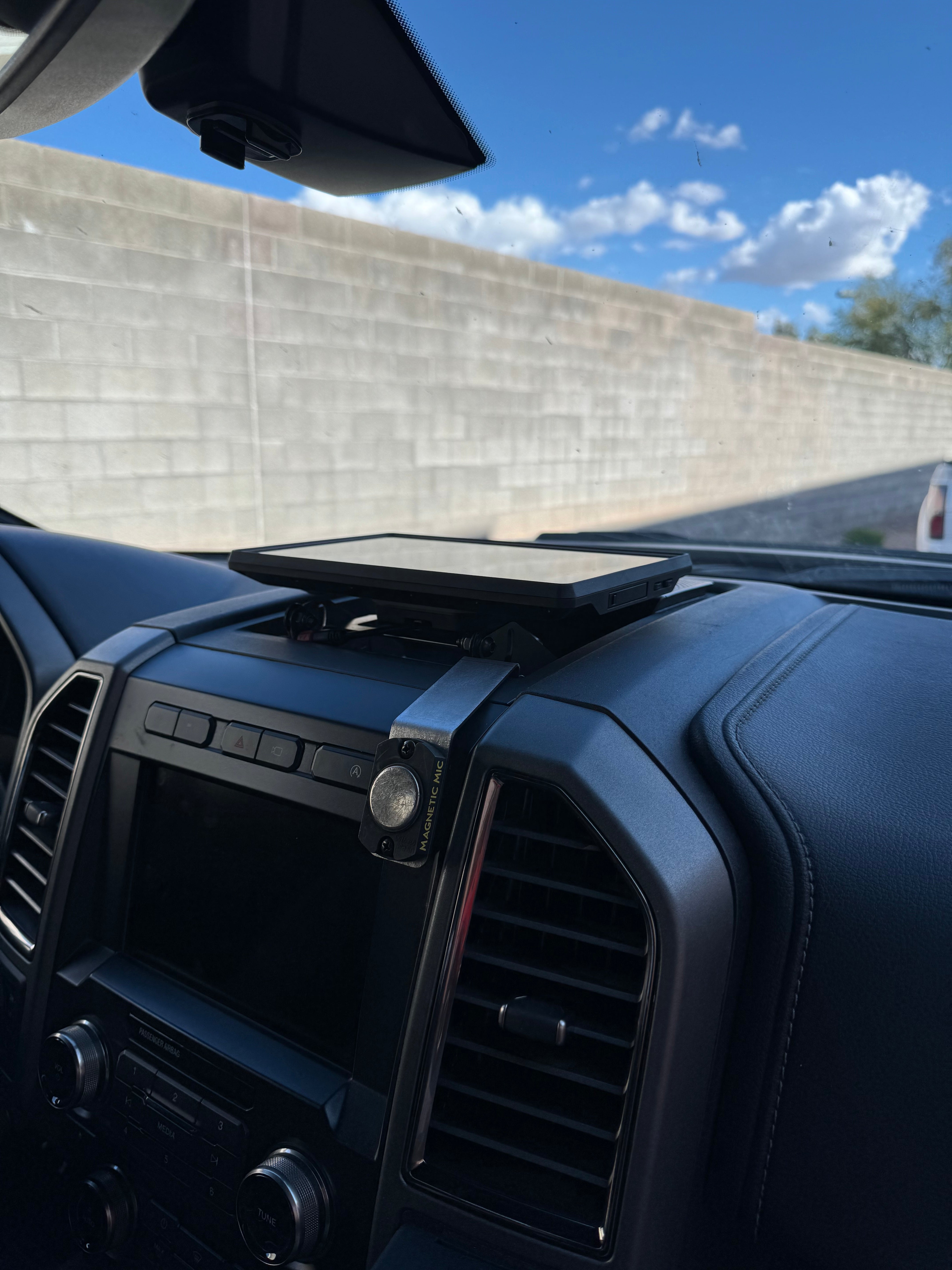 Foutz Motorsports Center Dash Fold Down GPS Mount (Garmin TREAD XL) 2017-2020 Ford F-150 Raptor