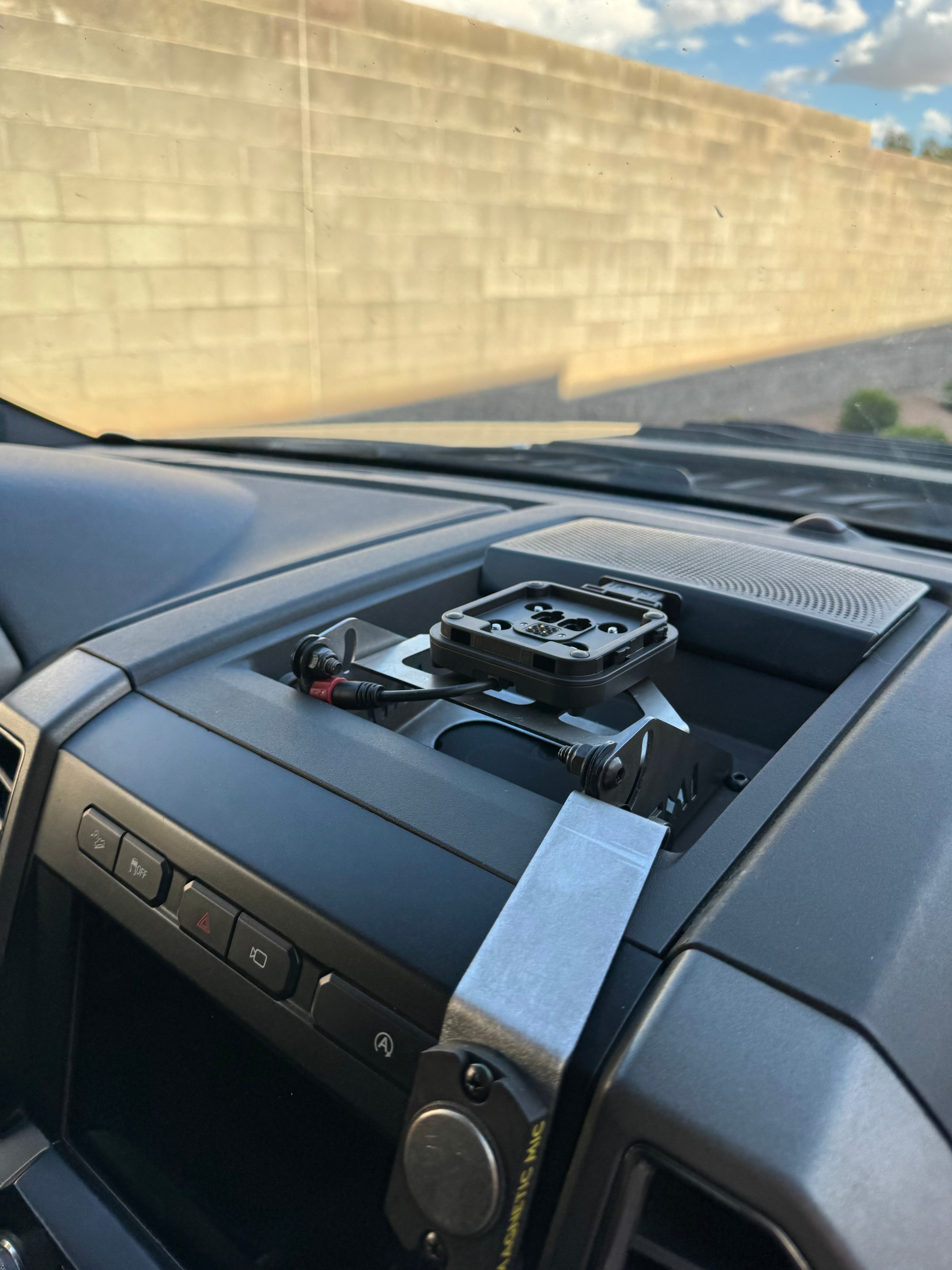 Foutz Motorsports Center Dash Fold Down GPS Mount (Garmin TREAD XL) 2017-2020 Ford F-150 Raptor