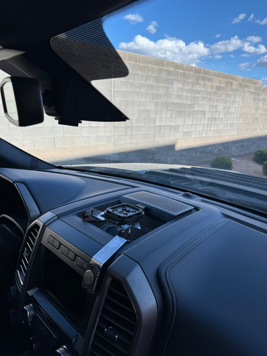 Foutz Motorsports Center Dash Fold Down GPS Mount (Garmin TREAD XL) 2017-2020 Ford F-150 Raptor