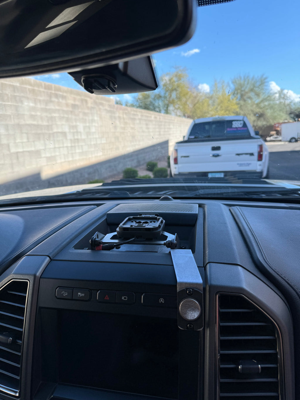 Foutz Motorsports Center Dash Fold Down GPS Mount (Garmin TREAD XL) 2017-2020 Ford F-150 Raptor