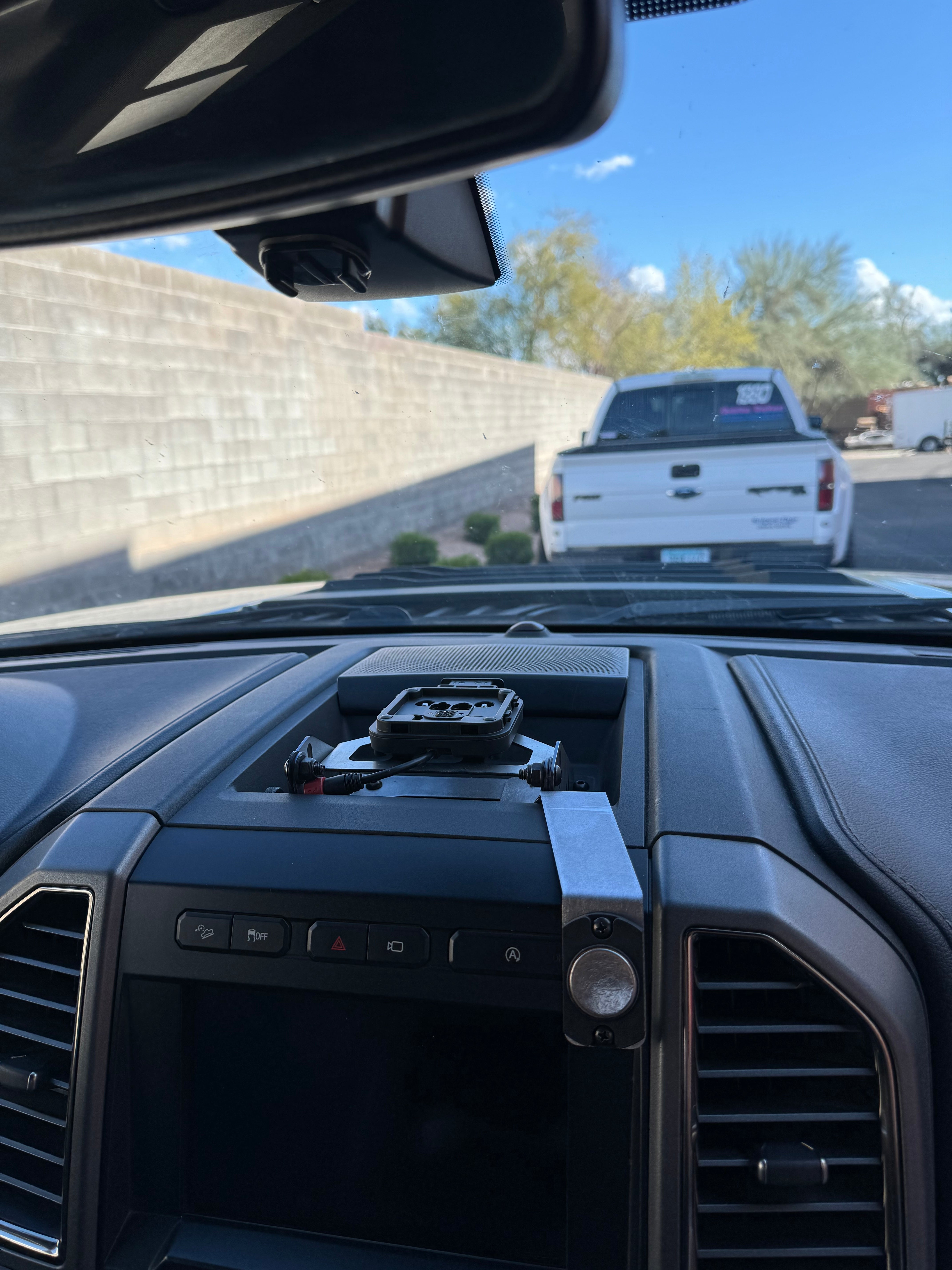 Foutz Motorsports Center Dash Fold Down GPS Mount (Garmin TREAD XL) 2017-2020 Ford F-150 Raptor