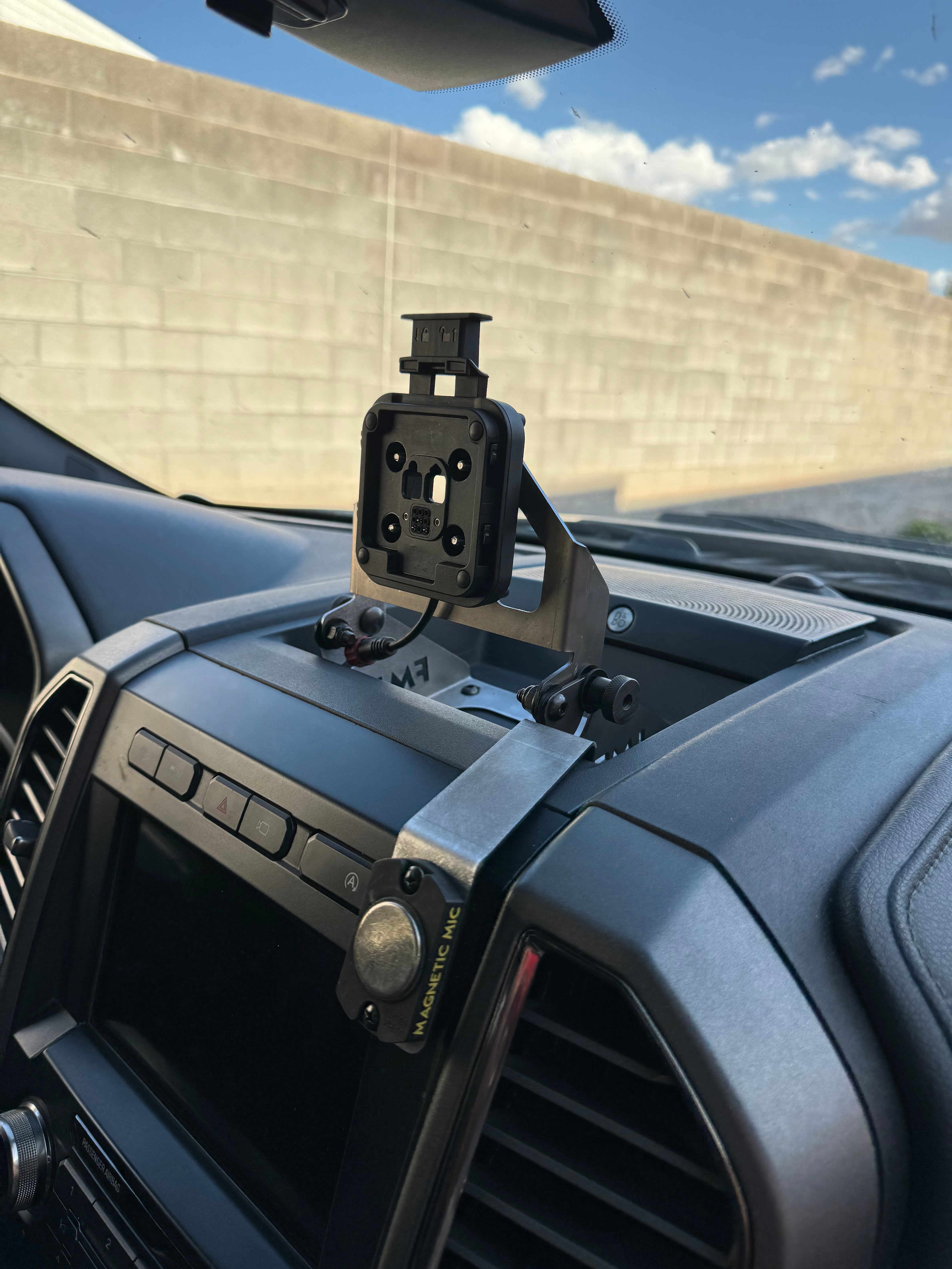 Foutz Motorsports Center Dash Fold Down GPS Mount (Garmin TREAD XL) 2017-2020 Ford F-150 Raptor