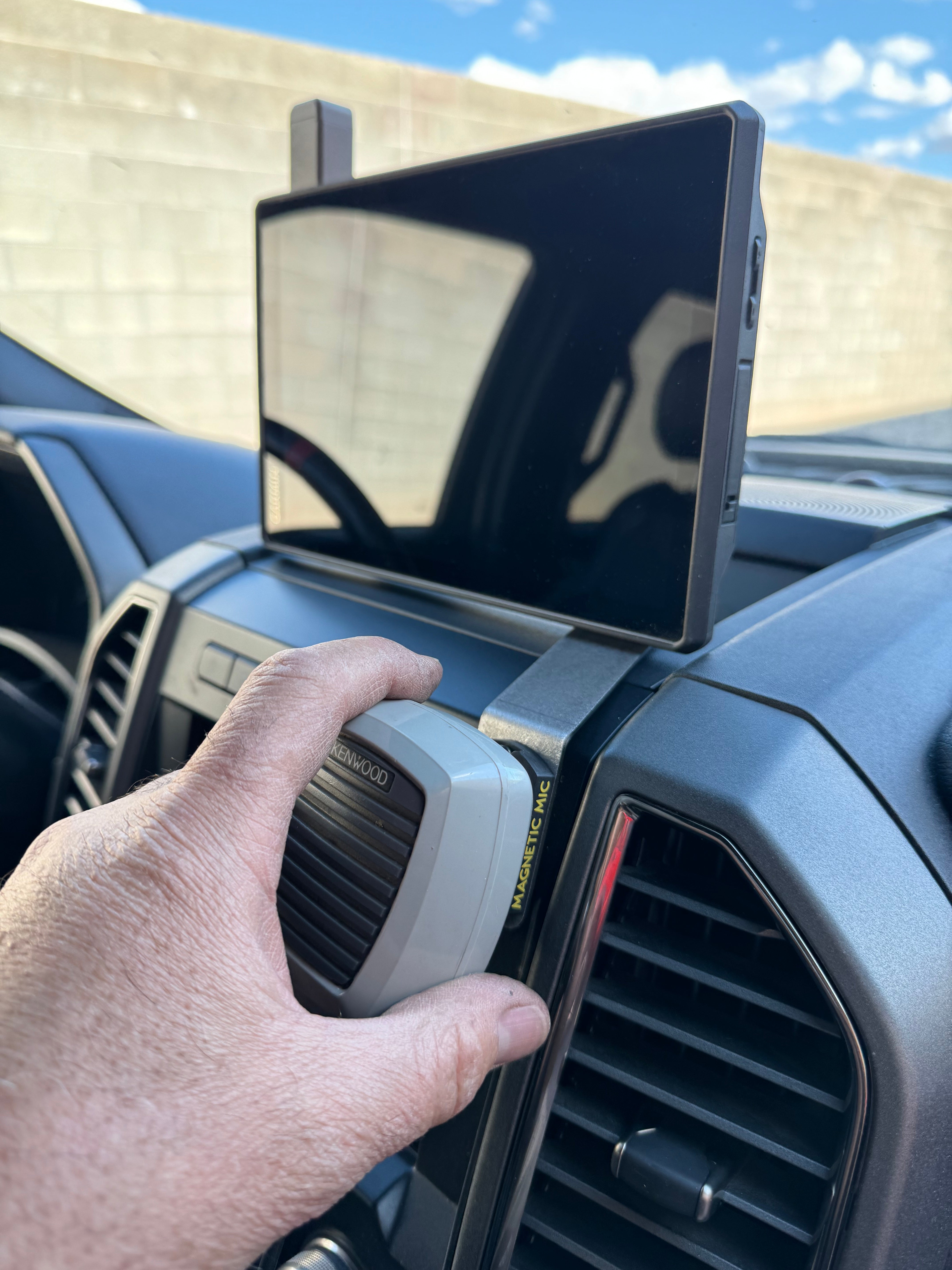 Foutz Motorsports Center Dash Fold Down GPS Mount (Garmin TREAD XL) 2017-2020 Ford F-150 Raptor