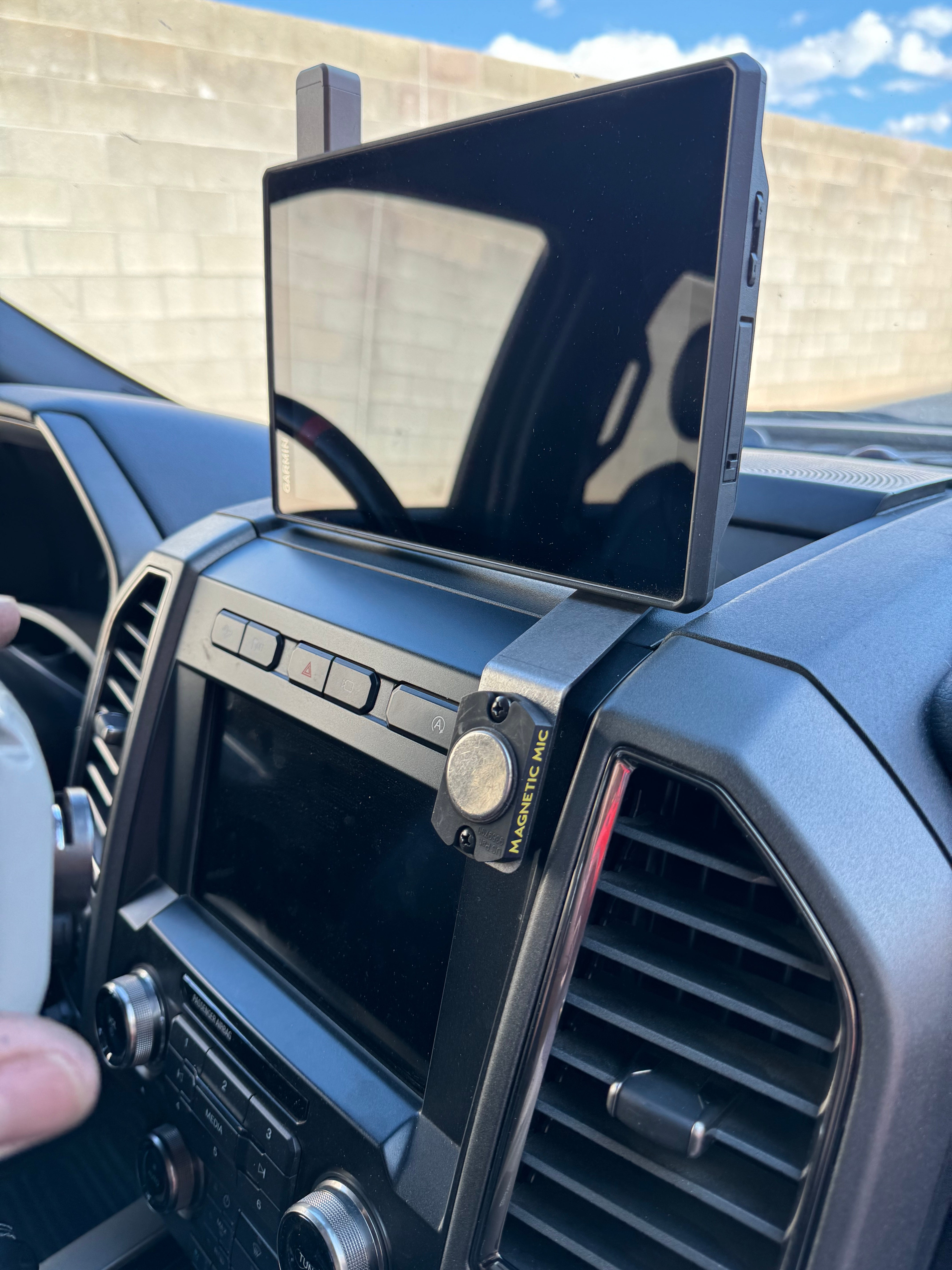 Foutz Motorsports Center Dash Fold Down GPS Mount (Garmin TREAD XL) 2017-2020 Ford F-150 Raptor