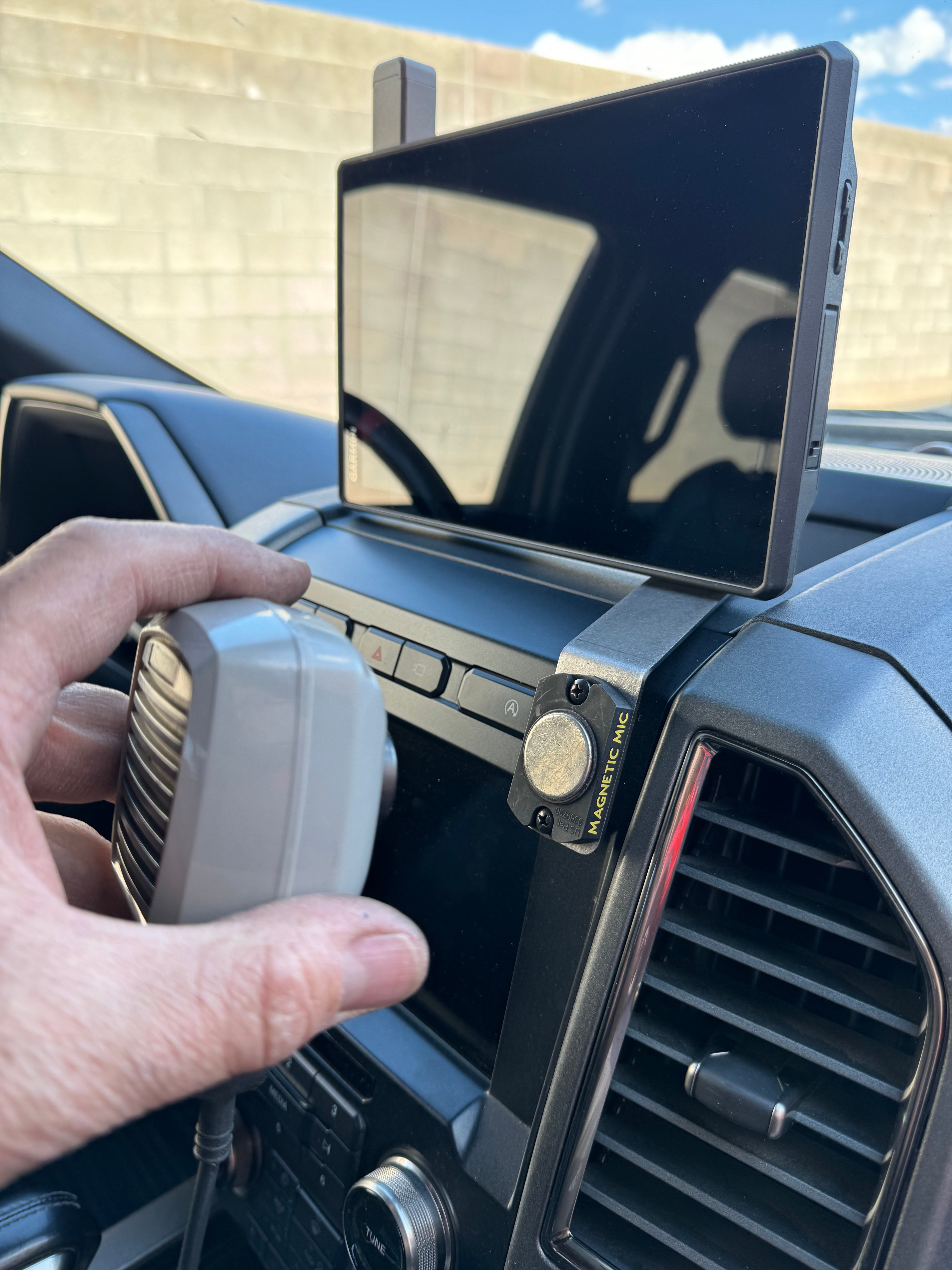 Foutz Motorsports Center Dash Fold Down GPS Mount (Garmin TREAD XL) 2017-2020 Ford F-150 Raptor
