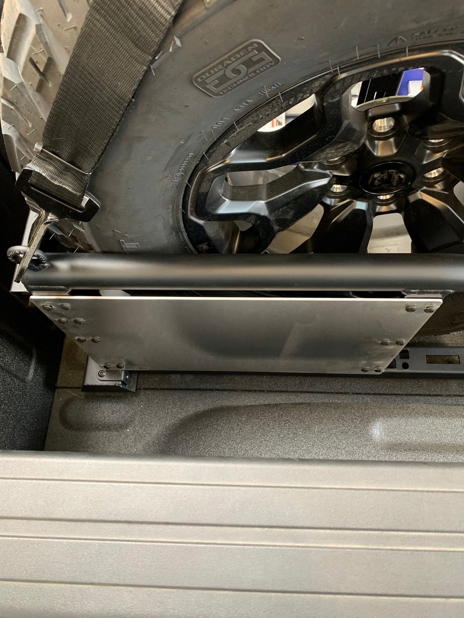 Foutz Motorsports Single Tire Carrier Quick Release Modular Bed Organizer