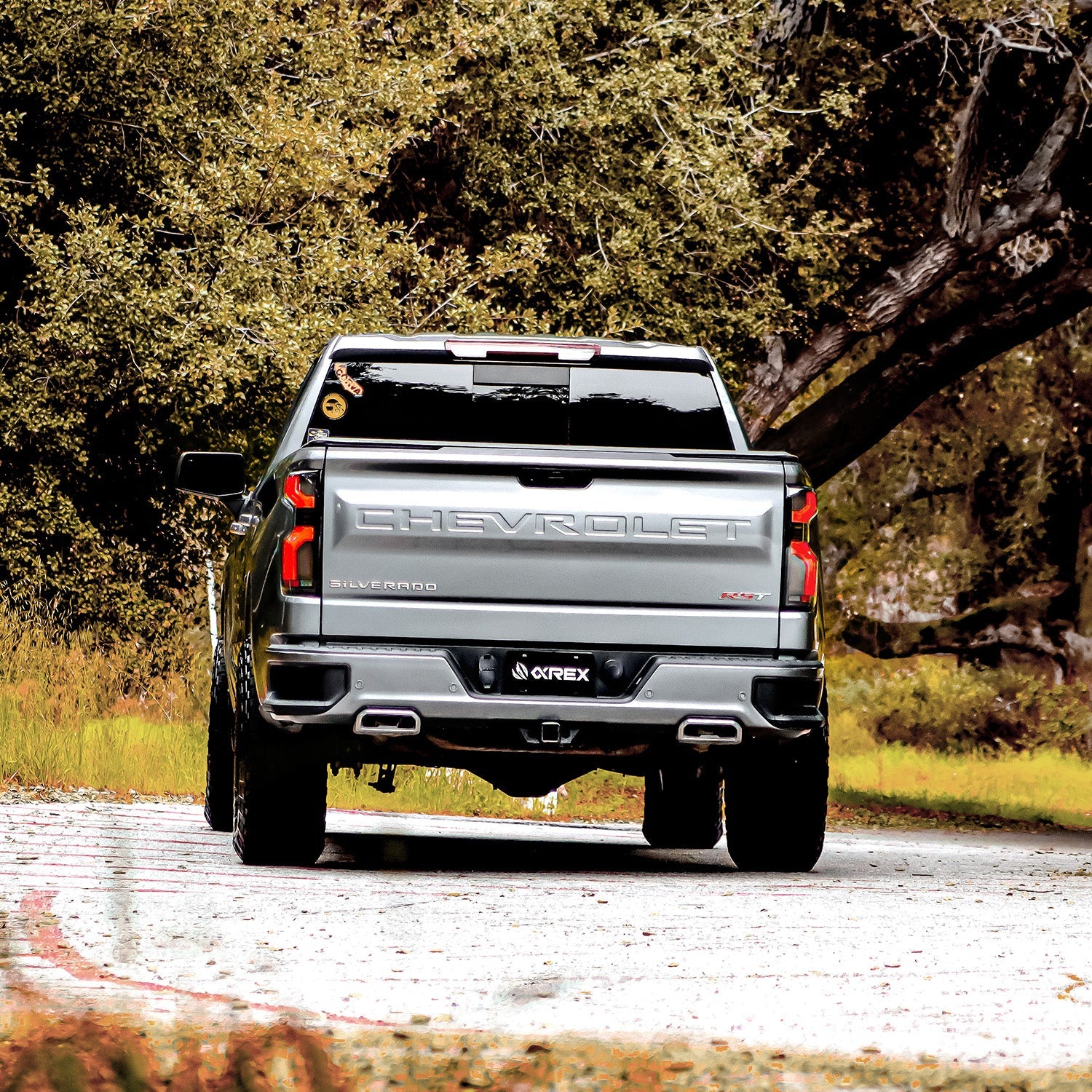 19-24 Chevrolet Silverado 1500 / 20-24 Silverado 2500/3500 HD LUXX-Series LED Tail Lights Black-Red - Apollo Off-Road