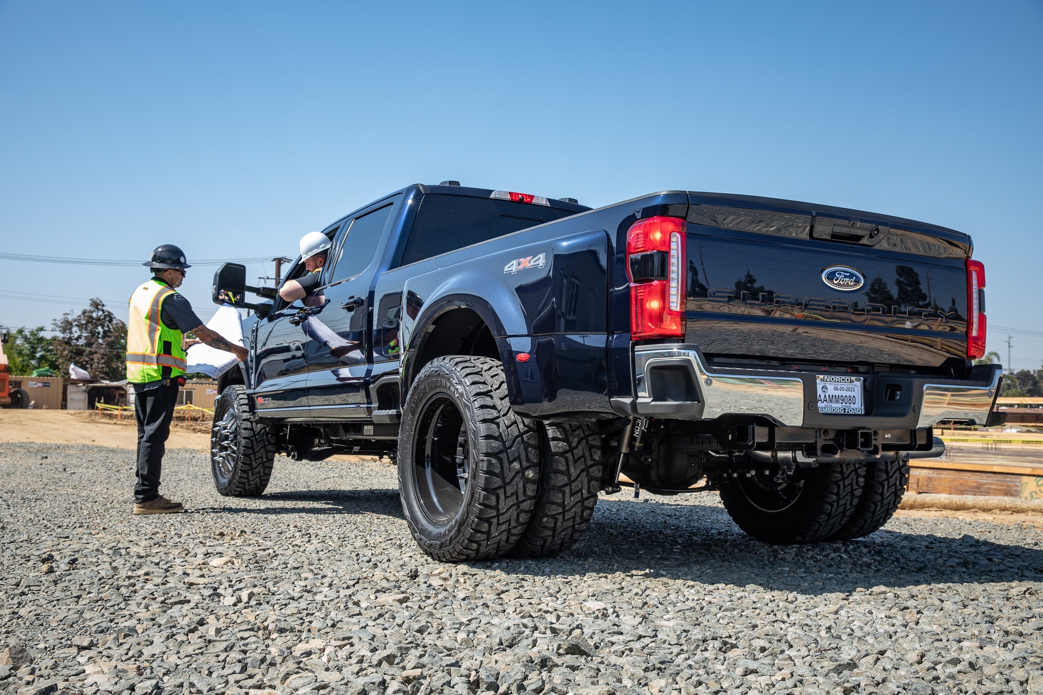 2023-2025 Ford F-250/F-350 Super Duty 4WD Gas 2.5 Inch Lift Stage 3 Suspension System W/ Radius Arms Icon Vehicle Dynamics