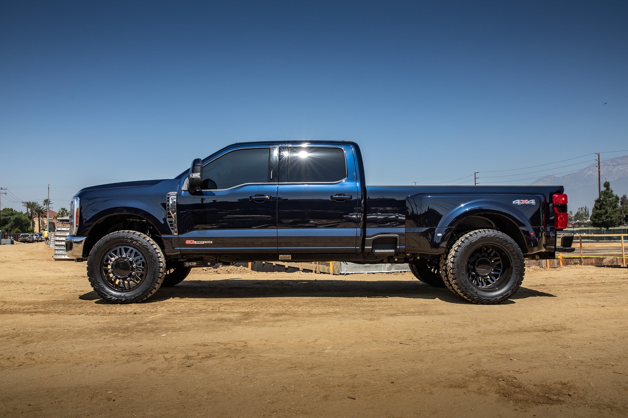 2023-2025 Ford F-250/F-350 Super Duty 4WD Gas 2.5 Inch Lift Stage 3 Suspension System W/ Radius Arms Icon Vehicle Dynamics