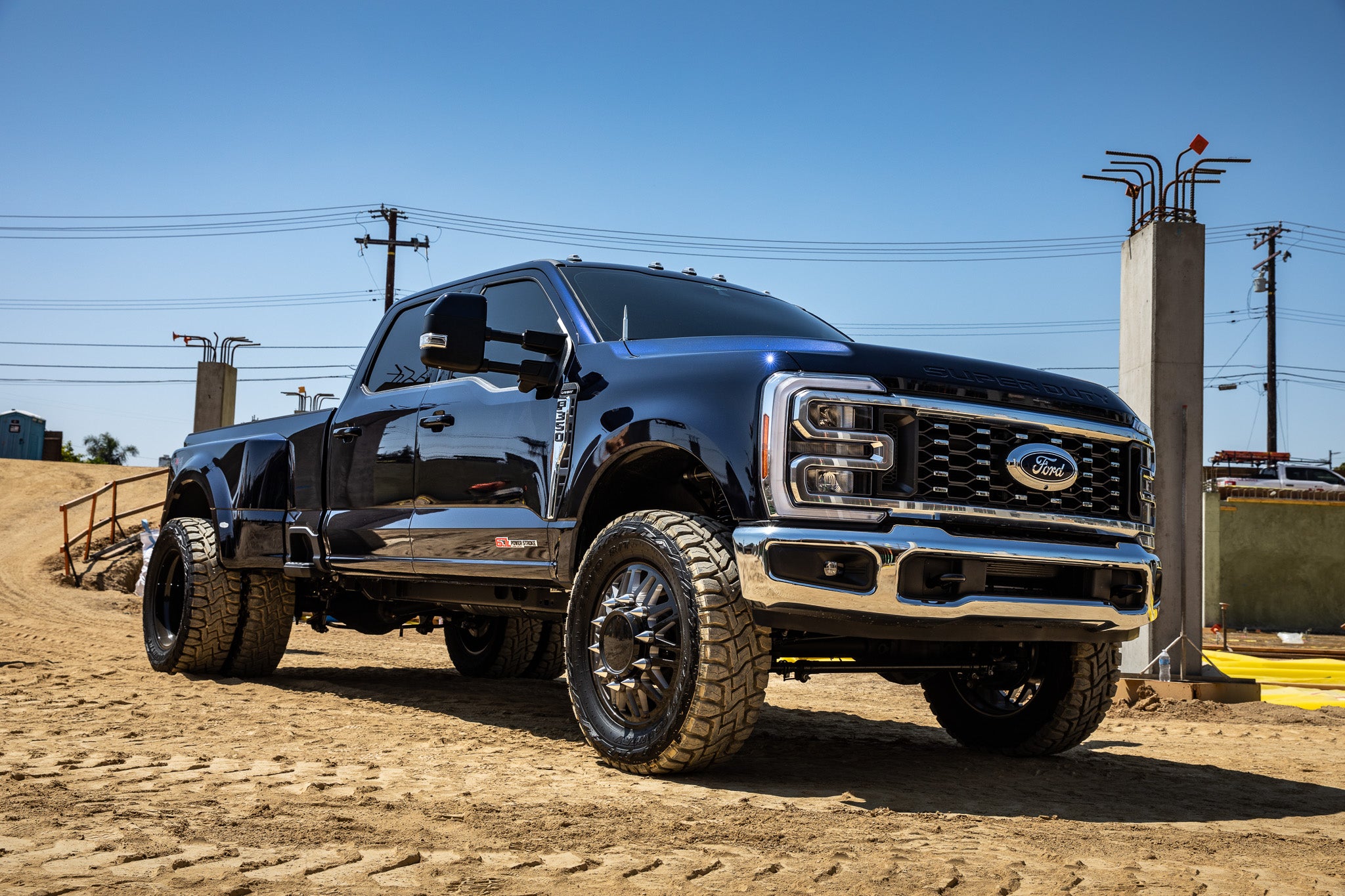 2023-2025 Ford F-250/F-350 Super Duty 4WD Gas 2.5 Inch Lift Stage 3 Suspension System W/ Radius Arms Icon Vehicle Dynamics