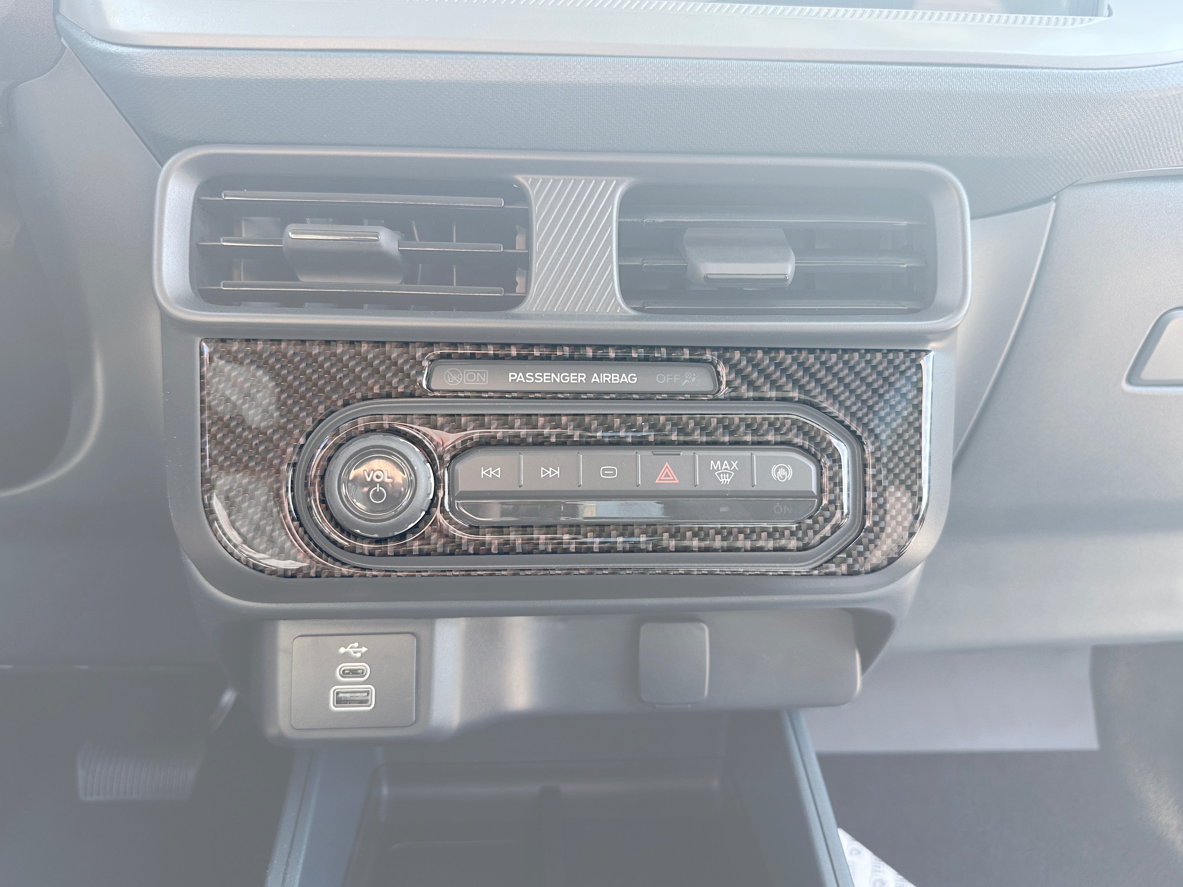 Center Dash Accent Trim Fits 2025-2026 Ford Maverick(without Pro Trailer backup assist)
