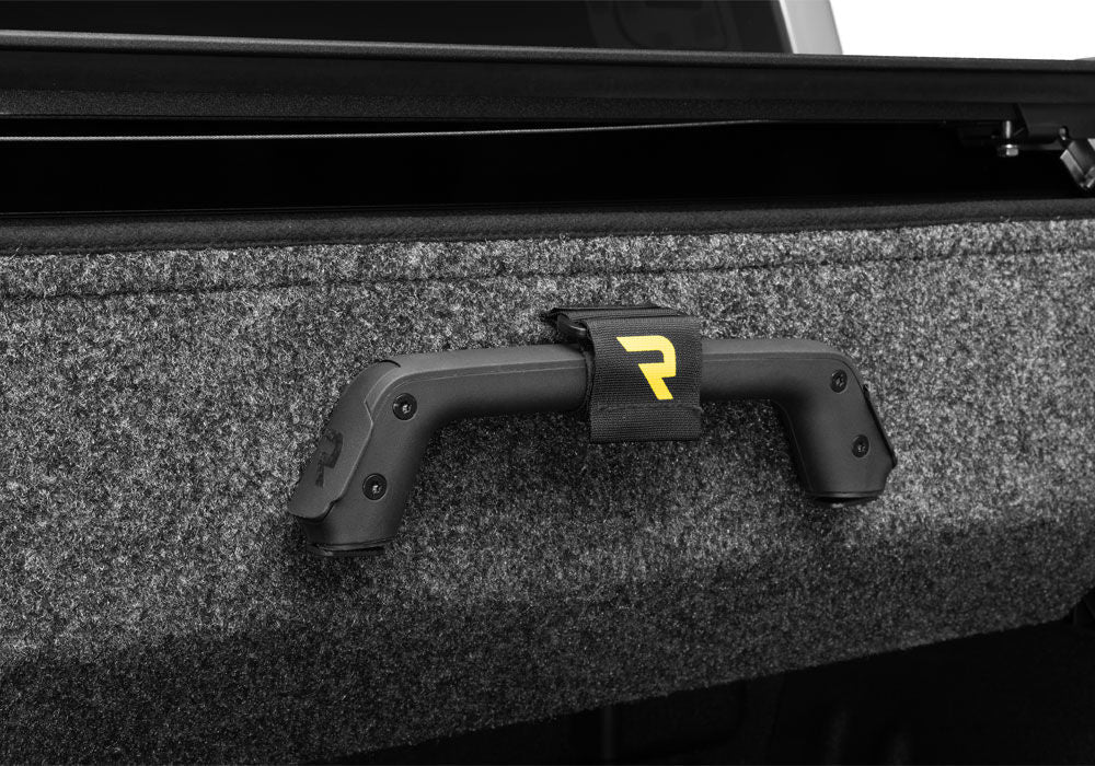 RetraxPRO with EZ-Off FRC-4000 Retractable Tonneau Cover Industrial Strength Aluminum Construction 2017-2026 Ford F-250/350 6' 10 inch Bed