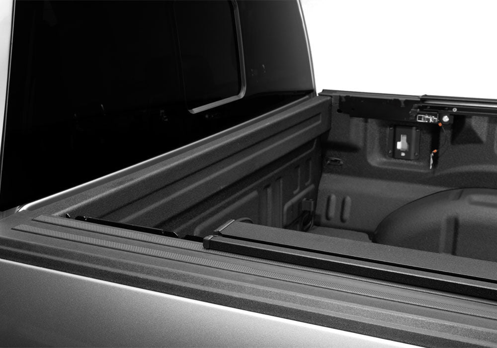 RetraxPRO with EZ-Off FRC-4000 Retractable Tonneau Cover Industrial Strength Aluminum Construction 2017-2026 Ford F-250/350 6' 10 inch Bed
