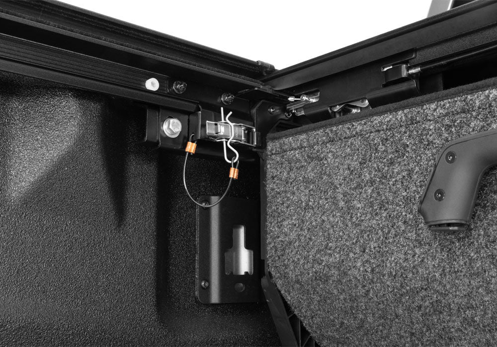 RetraxPRO with EZ-Off FRC-4000 Retractable Tonneau Cover Industrial Strength Aluminum Construction 2024-2026 Toyota Tacoma 5' Bed