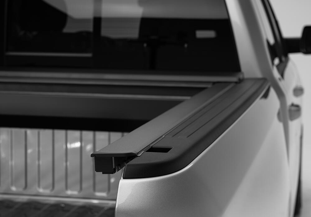 E-Series Locking Retractable Truck Bed Cover for 2009-2014 Ford F-150 5.5 Ft. Bed Roll N Lock