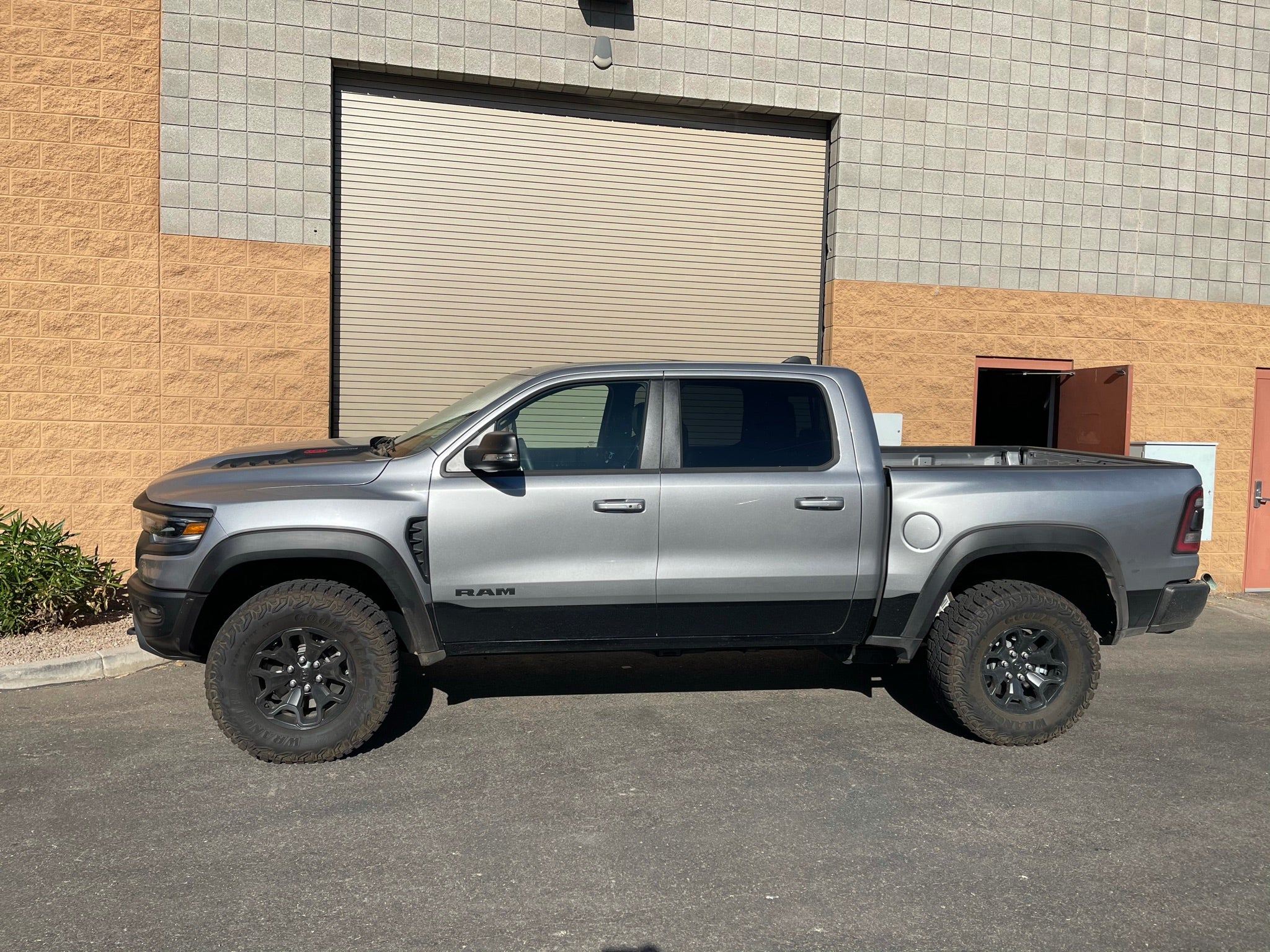 Foutz Motorsports 2" front leveling kit 2021-2024 Ram 1500 TRX 2023-2024 Ford F-150 Raptor R
