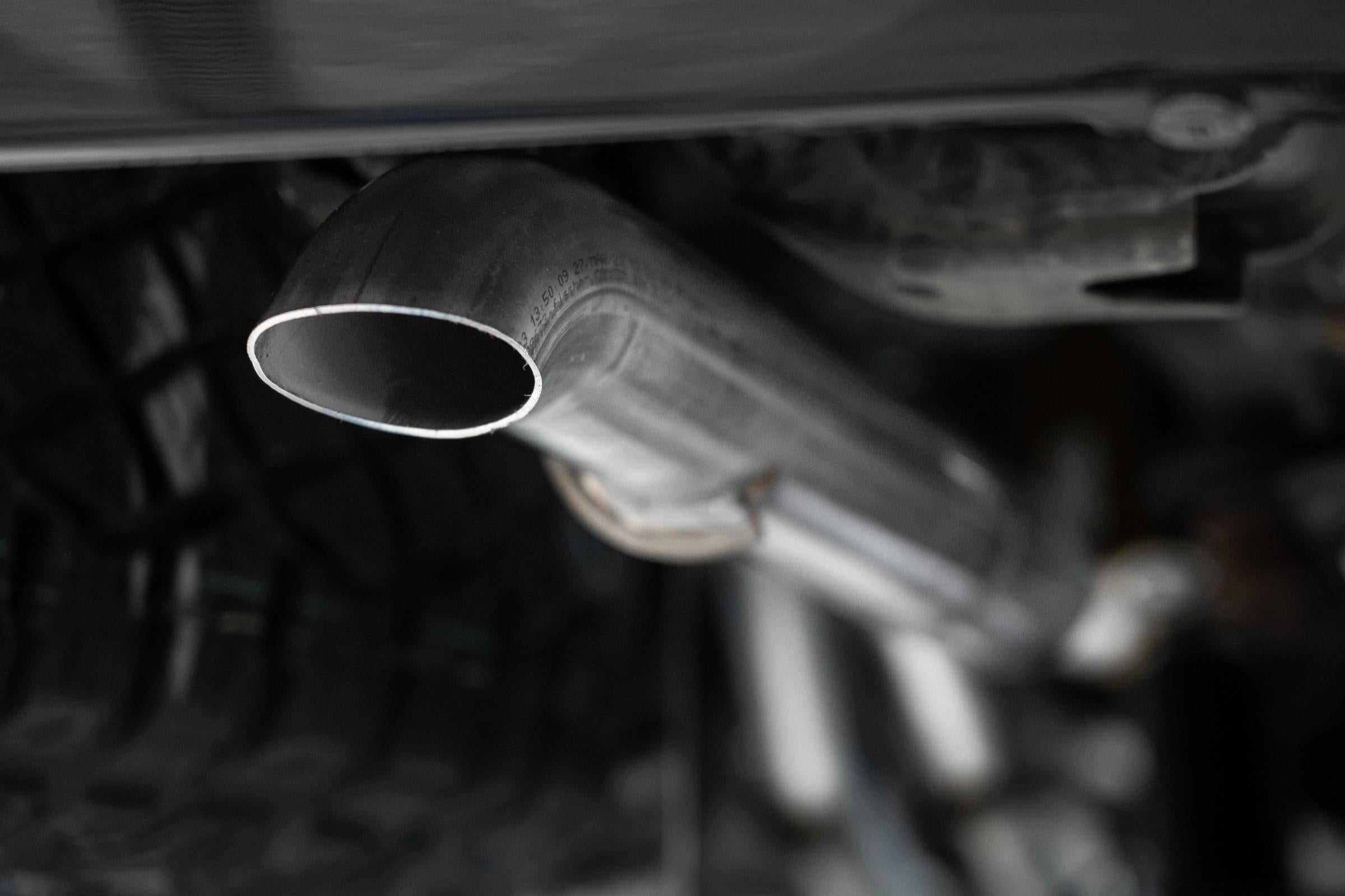 2022-Up Chevrolet/GMC 1500 Silverado/Sierra ZR2/ ATX4 6.2L Armor Pro T304 Stainless Steel 3 Inch Cat-Back 2.5 Inch Dual Rear Turn Down MBRP