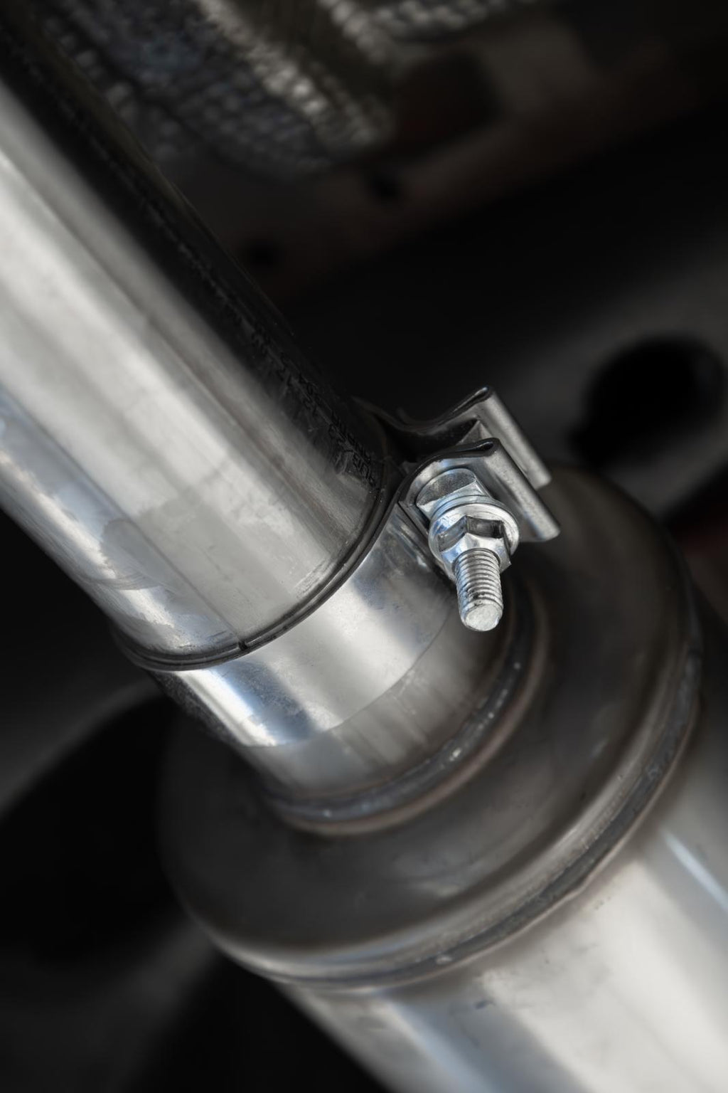 2019-Up Silverado/Sierra 1500 2.7L Armor Pro T304 Stainless Steel 3 Inch Cat-Back, 2.5 Inch Dual Split Rear Exit MBRP