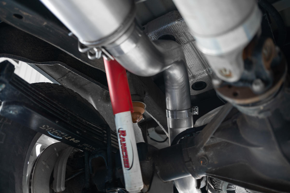  4 Inch Cat Back Exhaust System Single Side Exit 20-Up Silverado/Sierra 2500/3500 HD 6.6L V8 Armor Lite MBRP
