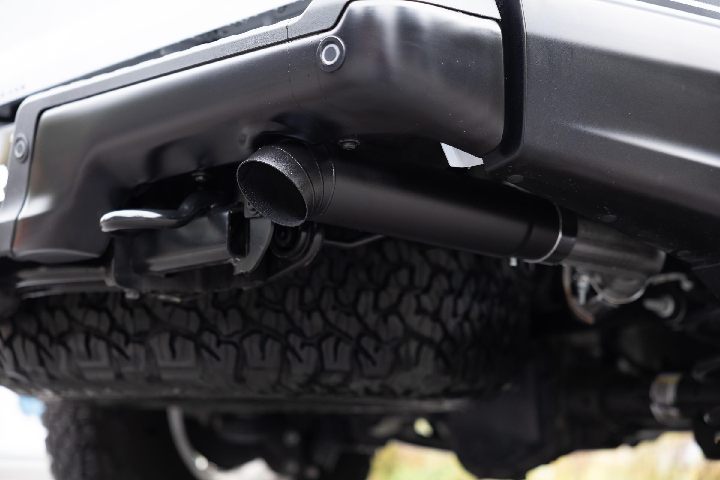 22-Present Ford F-150 Raptor 3.5L and Raptor R 5.2L Armor BLK 3-Inch Axle-Back Dual Split Rear Turn Down MBRP
