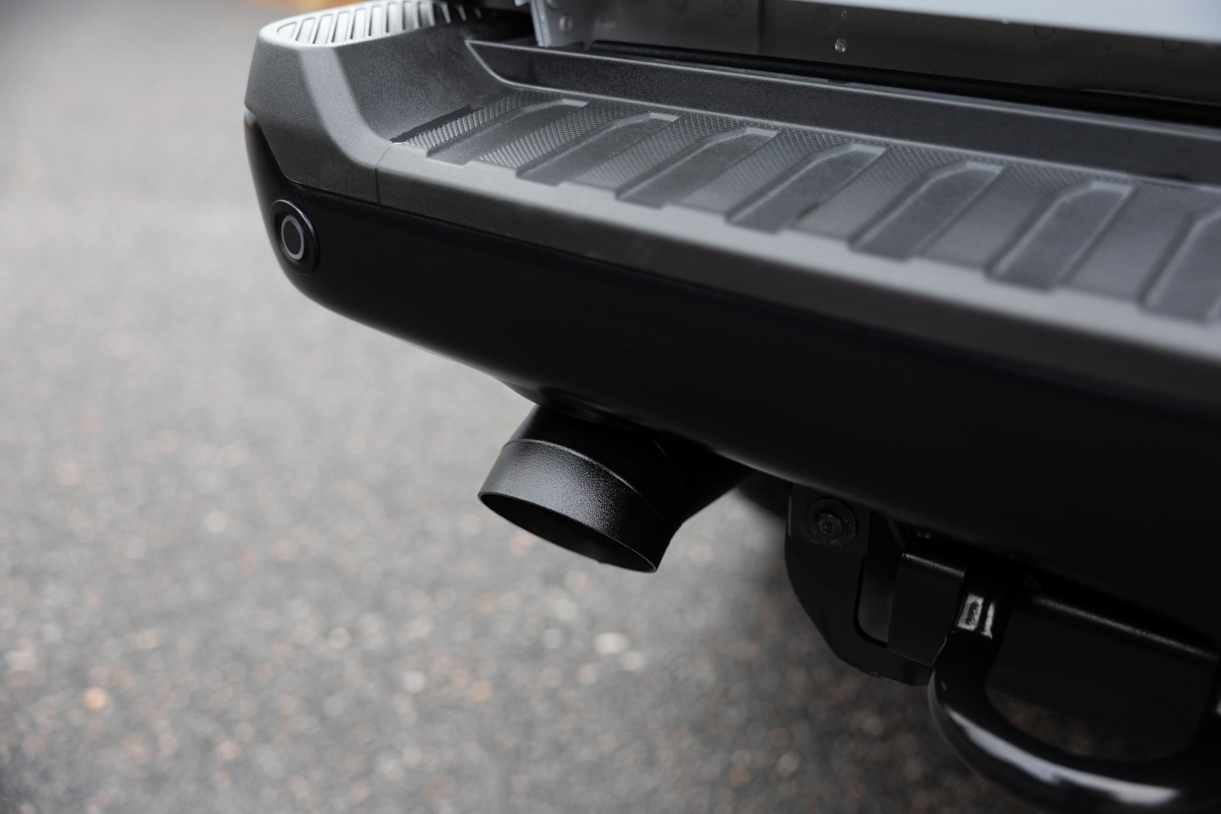 22-Present Ford F-150 Raptor 3.5L and Raptor R 5.2L Armor BLK 3-Inch Axle-Back Dual Split Rear Turn Down MBRP