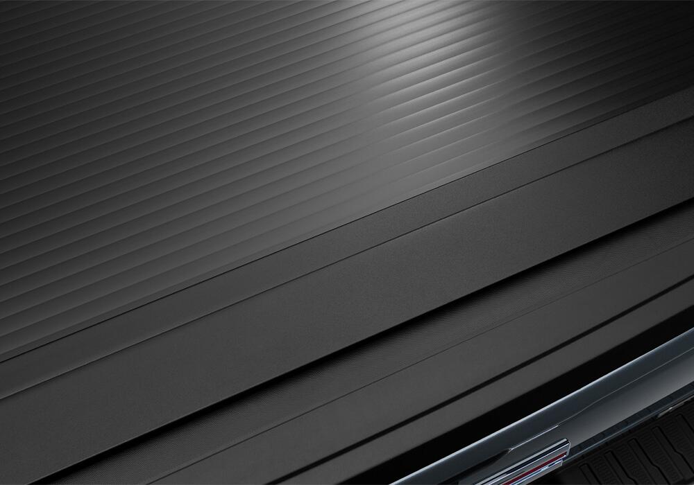 RetraxOne XR Retractable Tonneau Cover Matte One Piece Polycarbonate Construction 2023-2026 Colorado/Canyon 5' 2 inch Bed without Stake Pockets