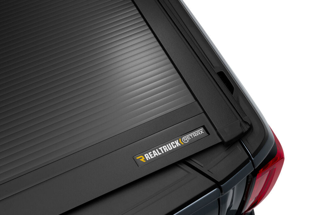RetraxOne XR Retractable Tonneau Cover Matte One Piece Polycarbonate Construction 2023-2026 Colorado/Canyon 5' 2 inch Bed without Stake Pockets