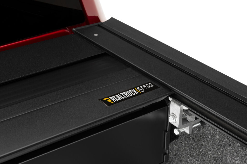 RetraxOne XR Retractable Tonneau Cover Matte One Piece Polycarbonate Construction 2022-2026 Nissan Frontier Crew Cab 5' Bed with or without Utili-Track System without Stake Pockets