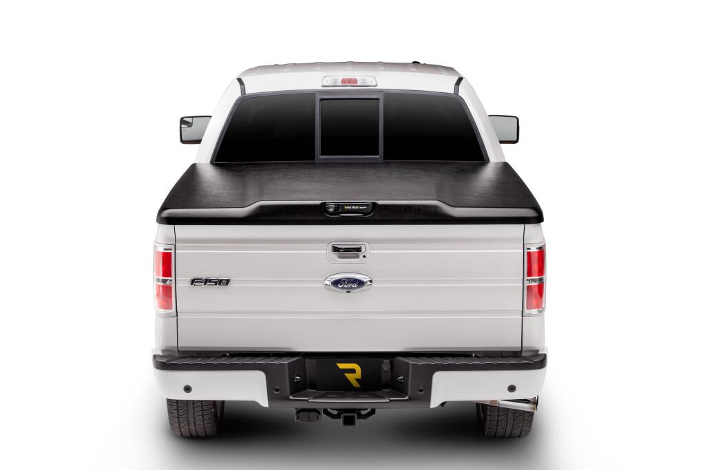 Tonneau Cover Elite 2022-2026 Chevrolet Silverado 6 Foot 7 Inch Bed Ext/Crew With Multi-Flex Tailgate Black Textured UnderCover