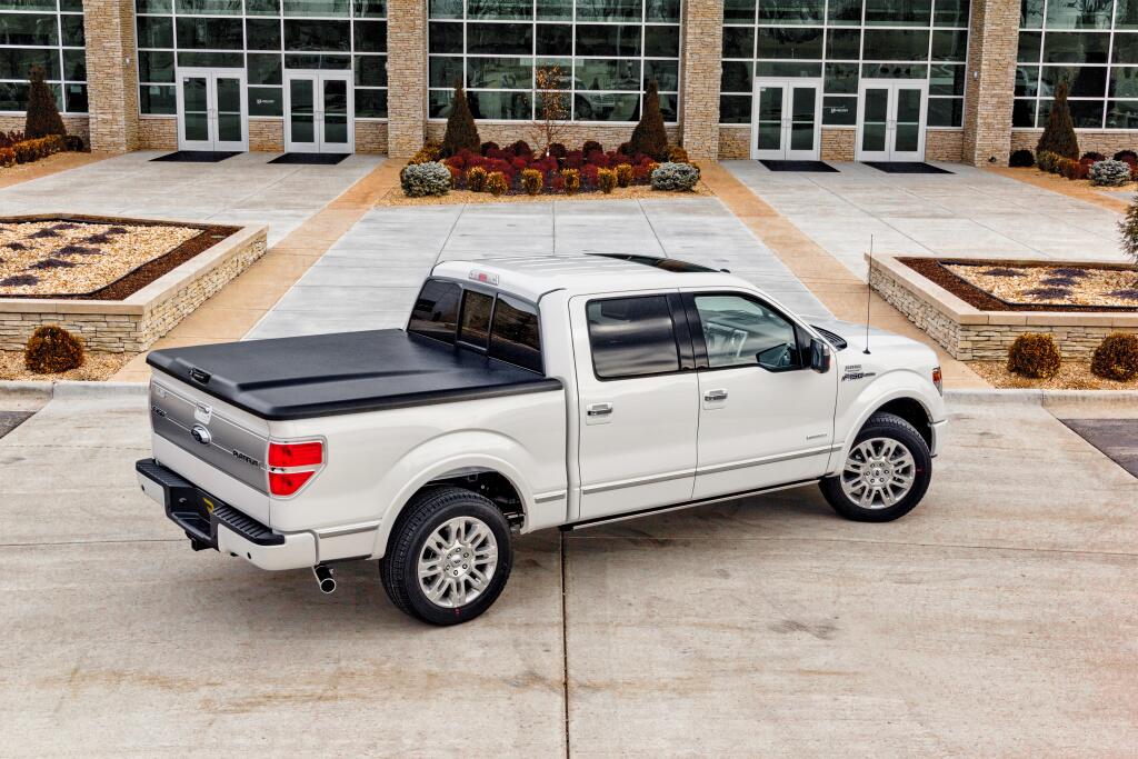 Tonneau Cover Elite 2025-2026 Ford F-150 5 Foot 7 Inch Bed Crew Cab With Pro-Access Tailgate Black Textured UnderCover