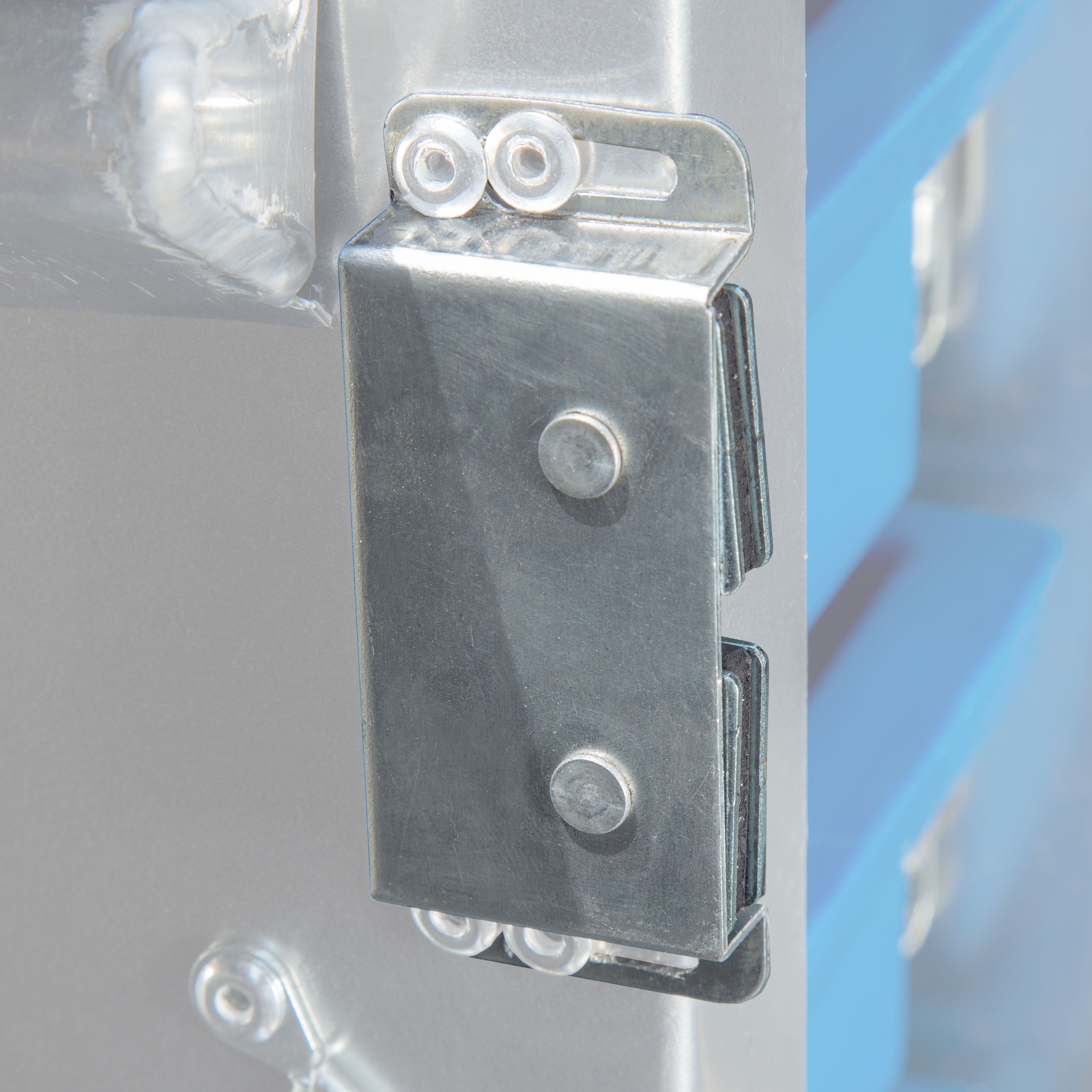 UWS UWS-MAGNETPULL Replacement Magnetic Door Catch for Utility Box with Drawers - 1 Piece
