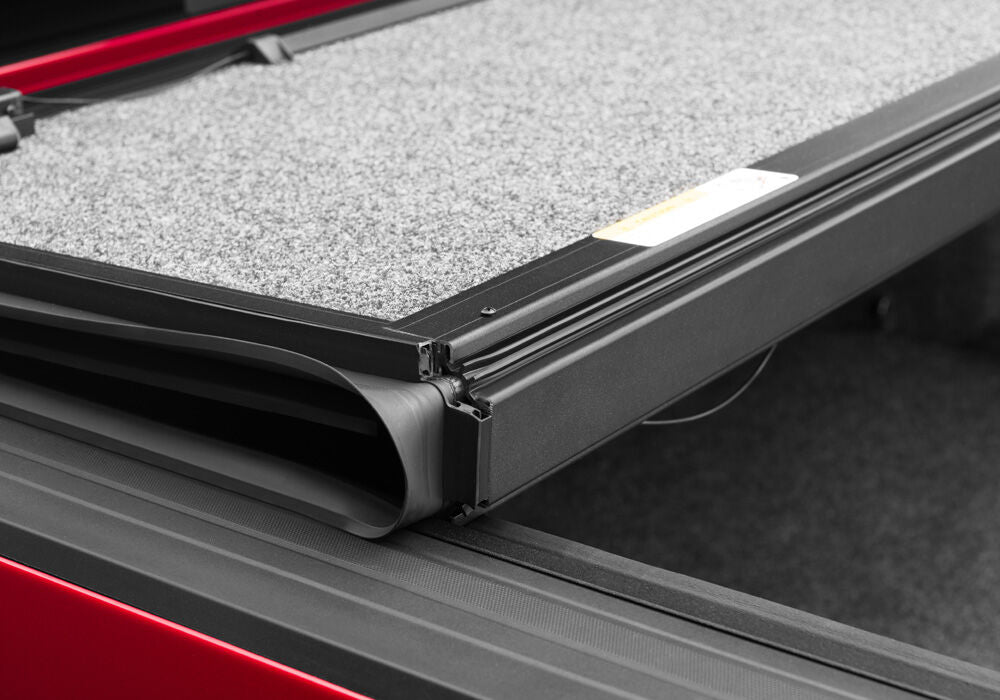 Tonneau Cover Ultra Flex 2019 (New Body Style) 2026 Chevrolet Silverado/GMC Sierra (Without CarbonPro Bed) 5 Foot 9 Inch Bed (New Body Style) Crew/Ext With Or Without MultiPro Tailgate Matte Black Finish UnderCover