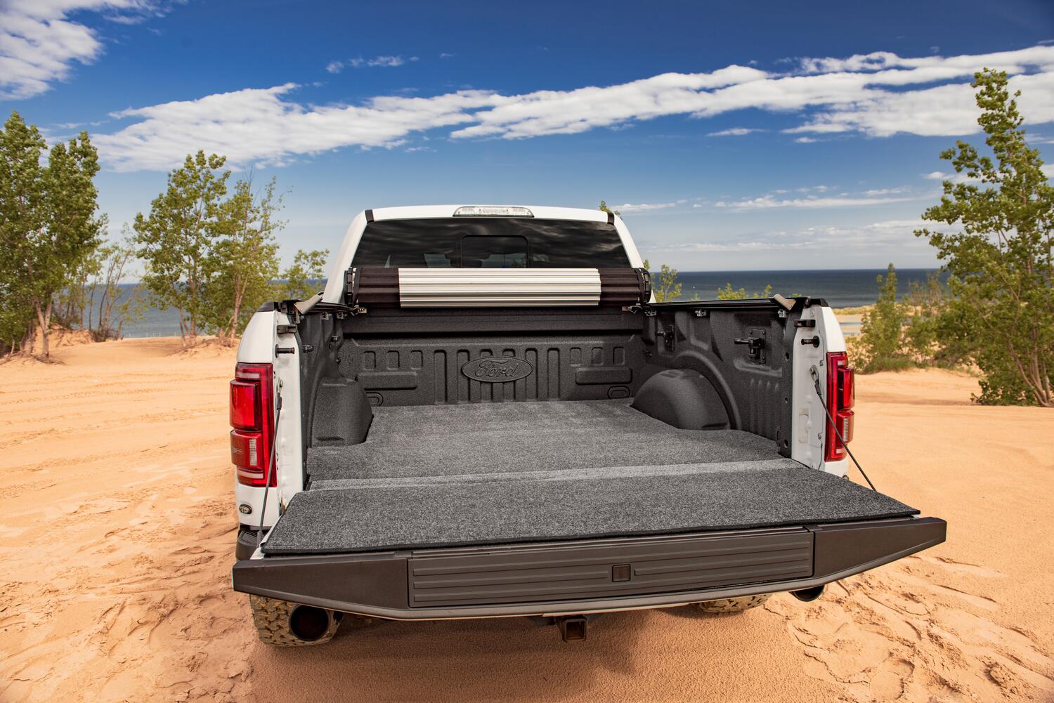 XLT Truck Bed Mat Spray In 2020-2025 Jeep JT Gladiator 5' Bed Charcoal BedRug